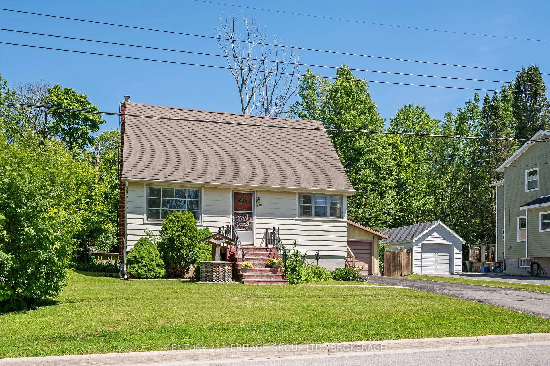 Photo 34 of 139 Florence Street, Kingston, West of Sir John A. Blvd — HOMEH