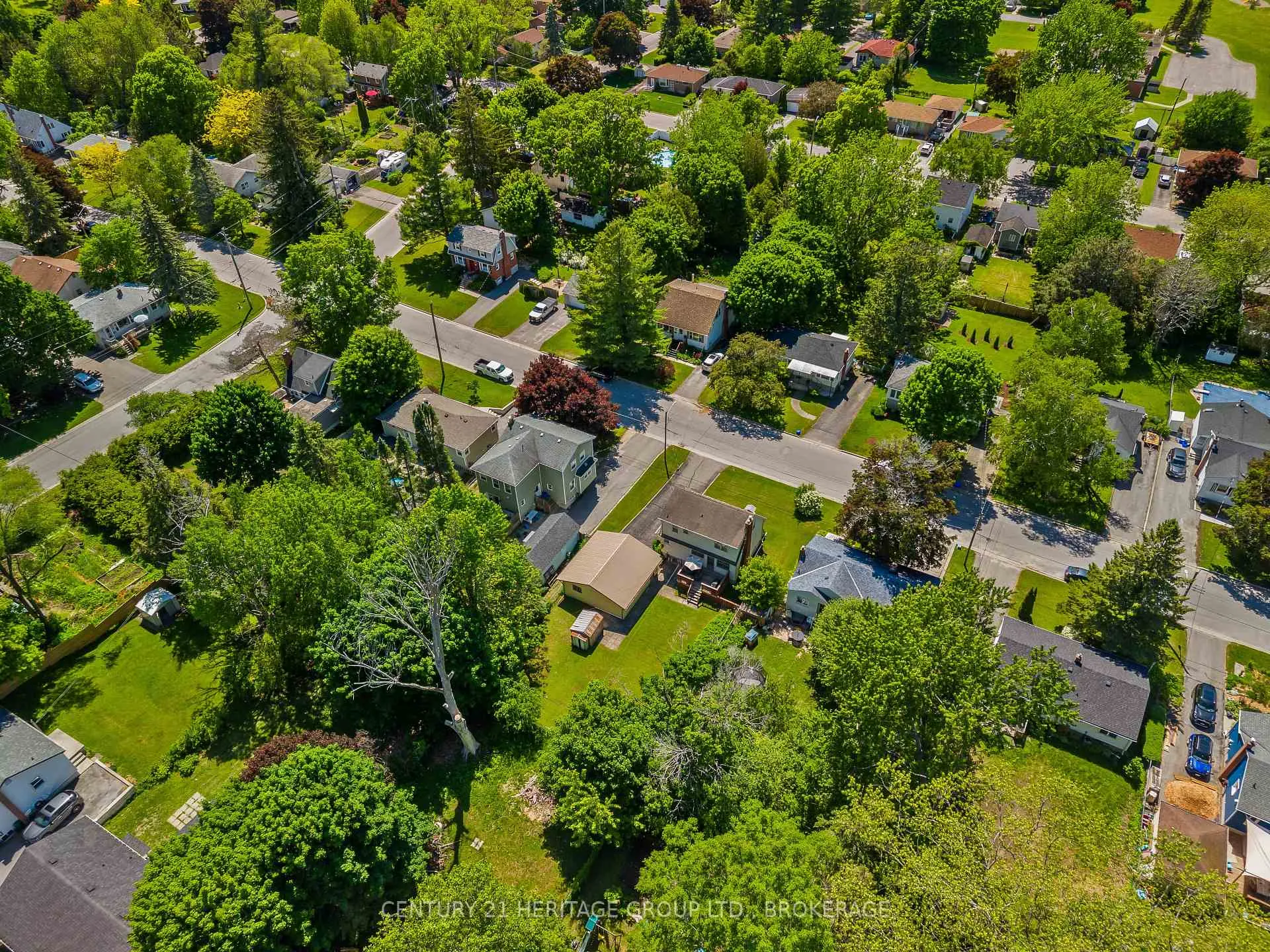 Photo 35 of 139 Florence Street, Kingston, West of Sir John A. Blvd — HOMEH