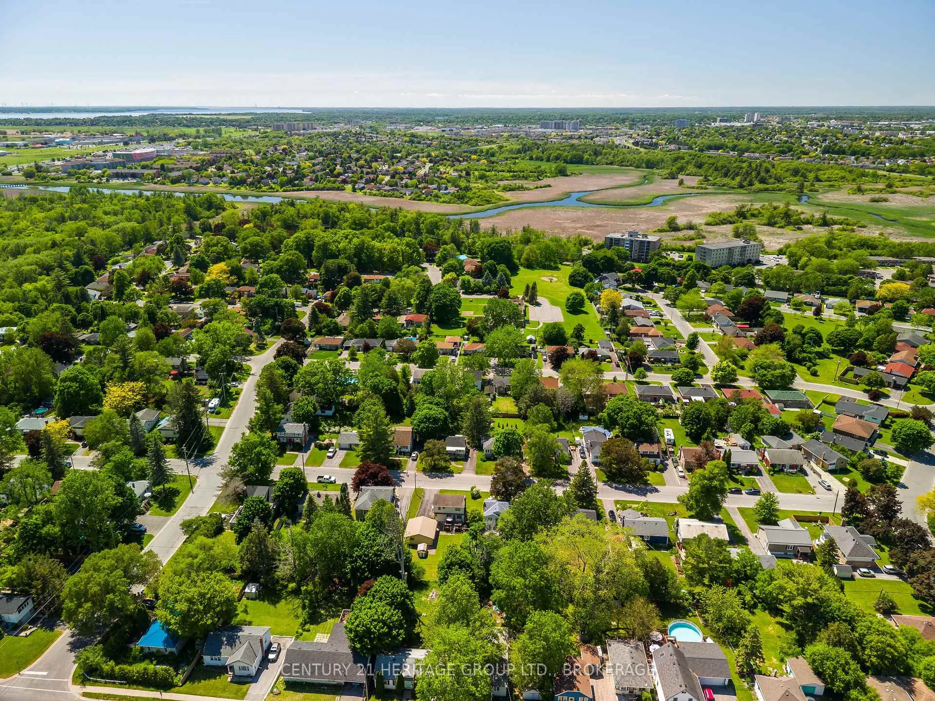 Photo 38 of 139 Florence Street, Kingston, West of Sir John A. Blvd — HOMEH