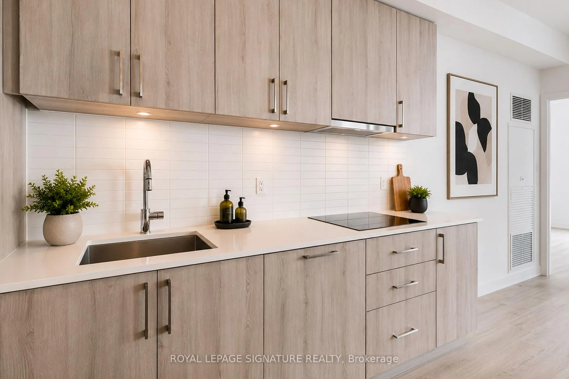 Photo 5 of Unit 1807E, 576 Front Street, Toronto, Waterfront Communities — HOMEH