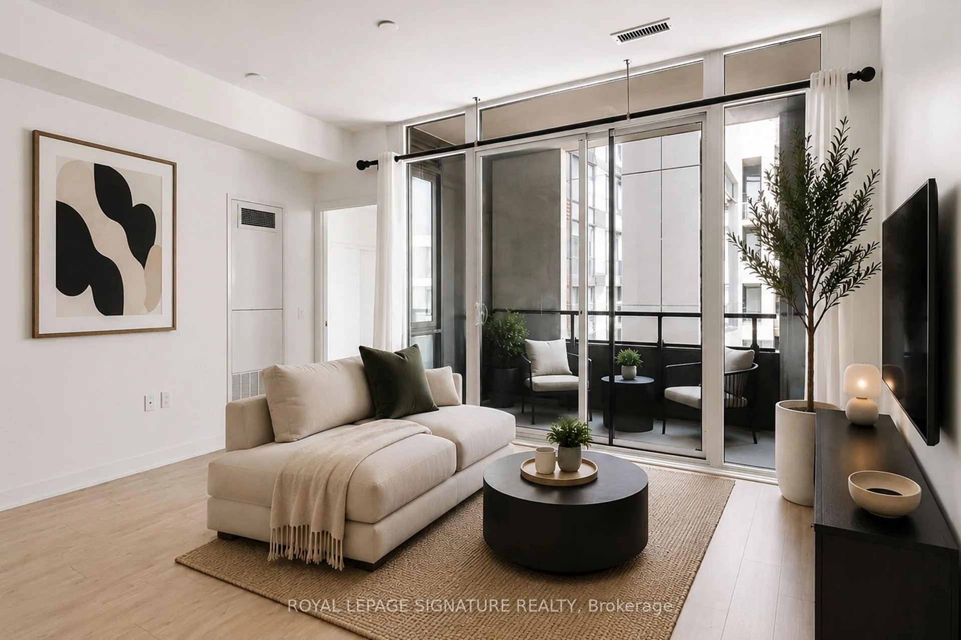 Photo 6 of Unit 1807E, 576 Front Street, Toronto, Waterfront Communities — HOMEH