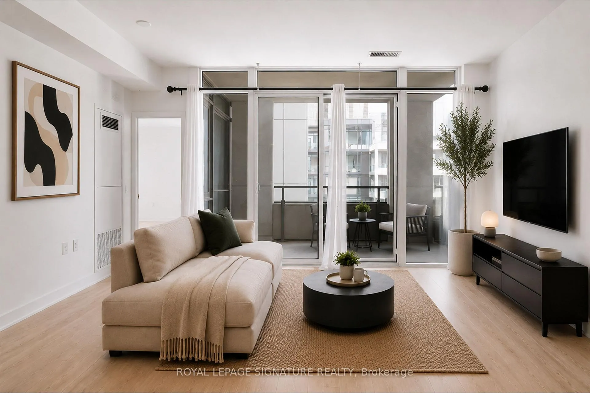 Photo 9 of Unit 1807E, 576 Front Street, Toronto, Waterfront Communities — HOMEH