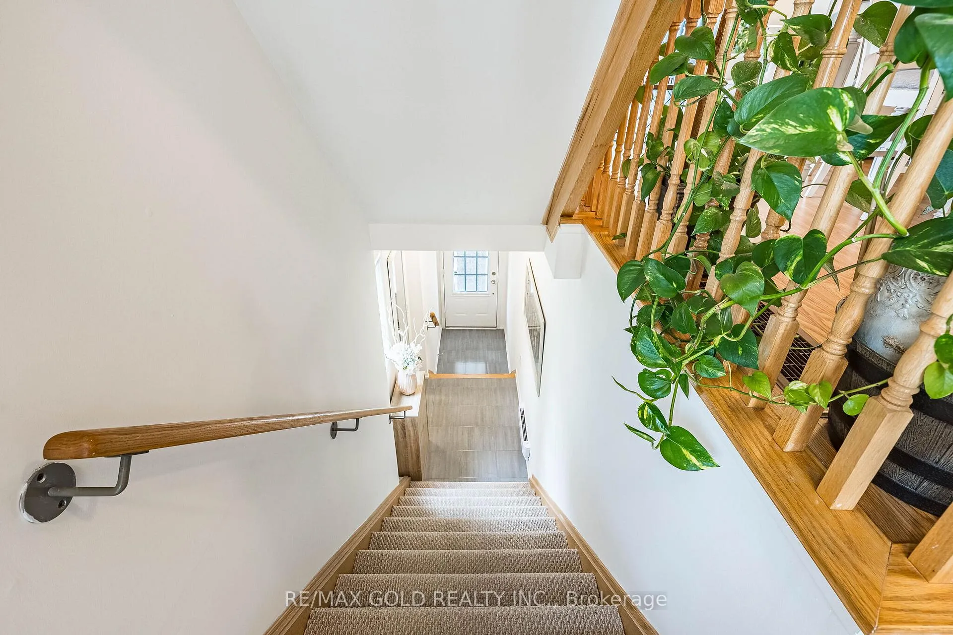 Photo 7 of 2485 Rosedrop Path, Oshawa, Windfields — HOMEH
