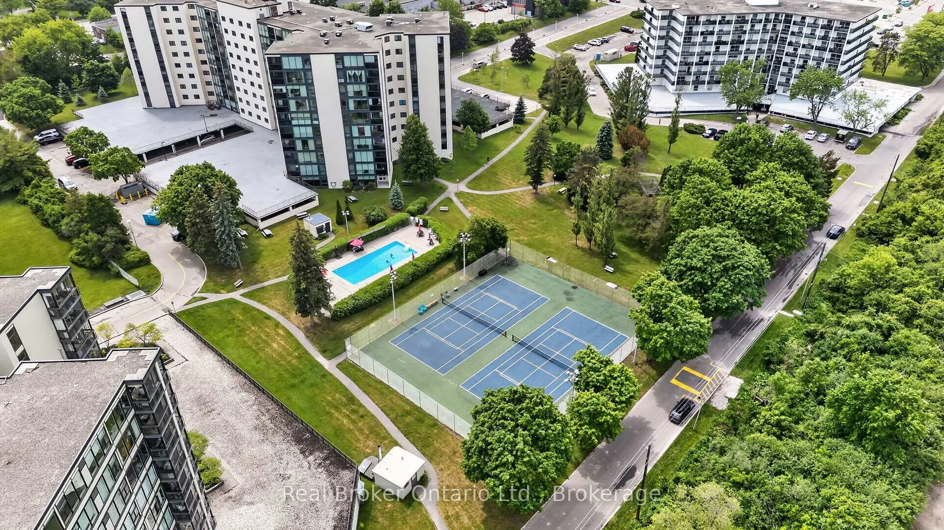 Photo 2 of Unit 811, 23 Woodlawn Road E, Guelph, Riverside Park — HOMEH