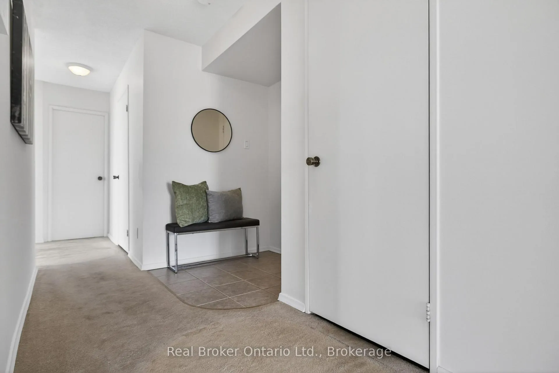 Photo 4 of Unit 811, 23 Woodlawn Road E, Guelph, Riverside Park — HOMEH