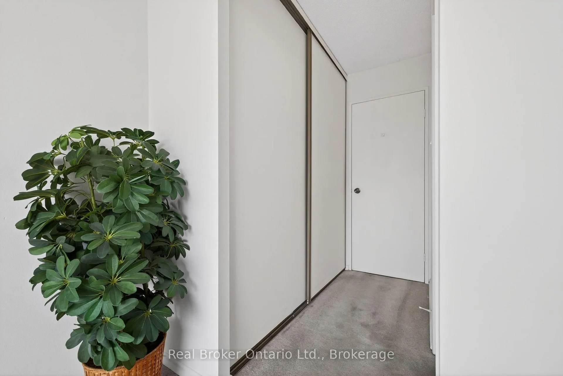 Photo 30 of Unit 811, 23 Woodlawn Road E, Guelph, Riverside Park — HOMEH