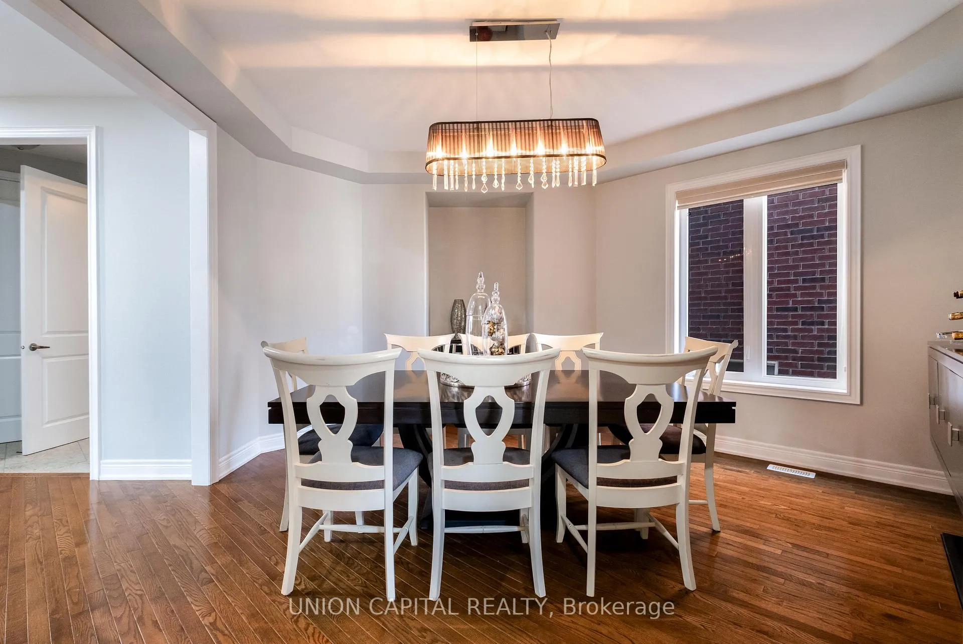 Photo 9 of 67 Royal West Drive, Brampton, Credit Valley — HOMEH