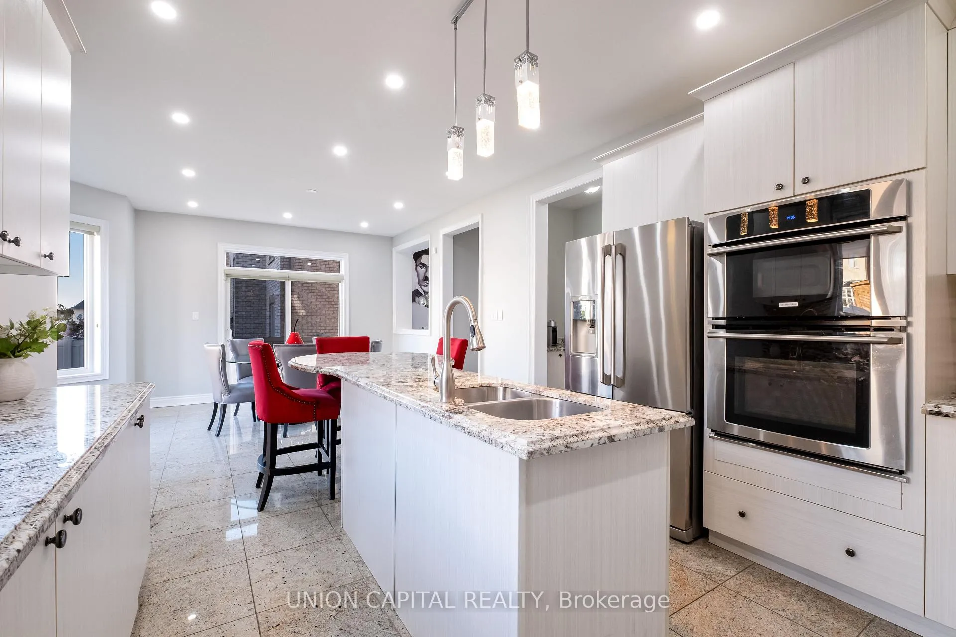Photo 10 of 67 Royal West Drive, Brampton, Credit Valley — HOMEH