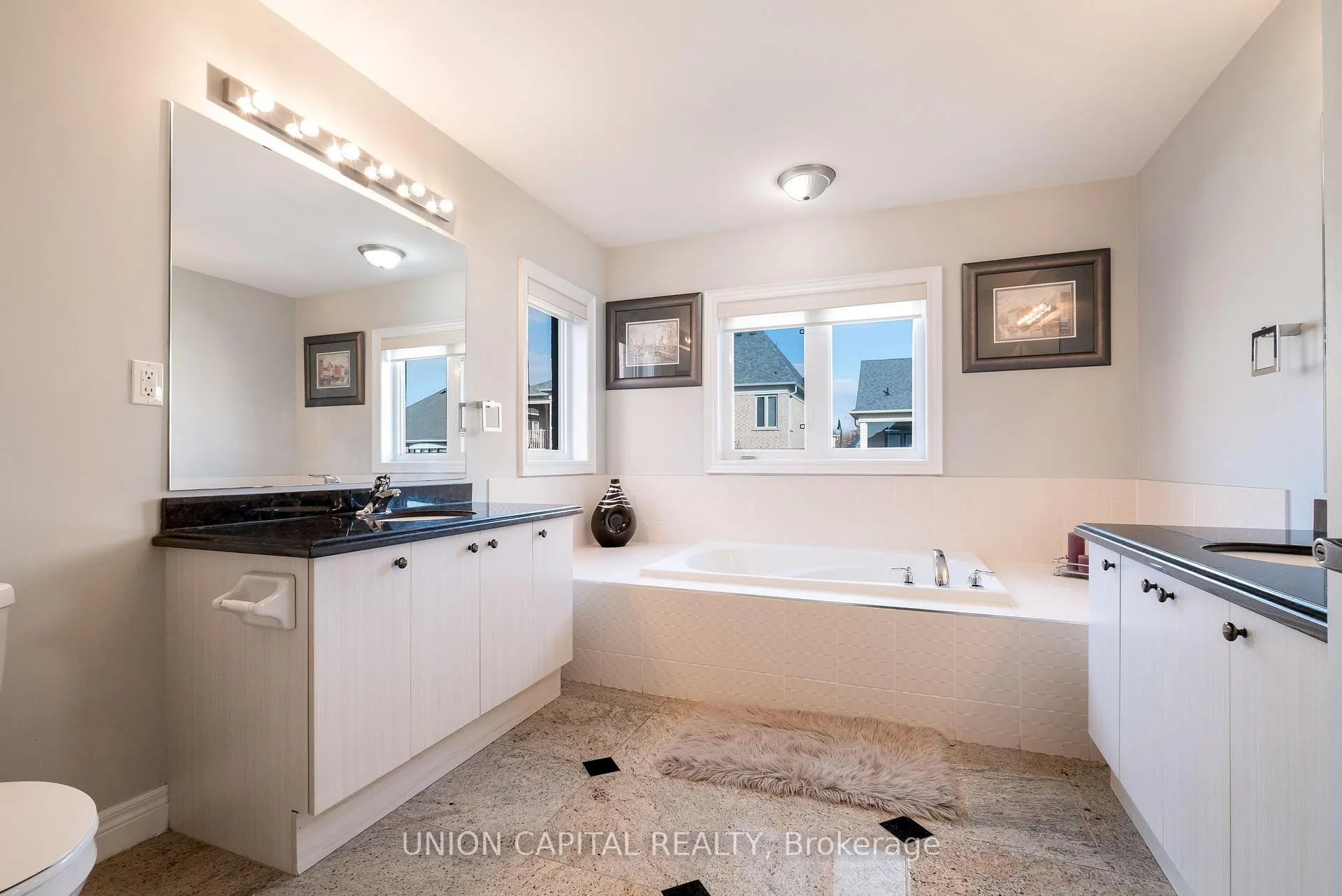 Photo 18 of 67 Royal West Drive, Brampton, Credit Valley — HOMEH