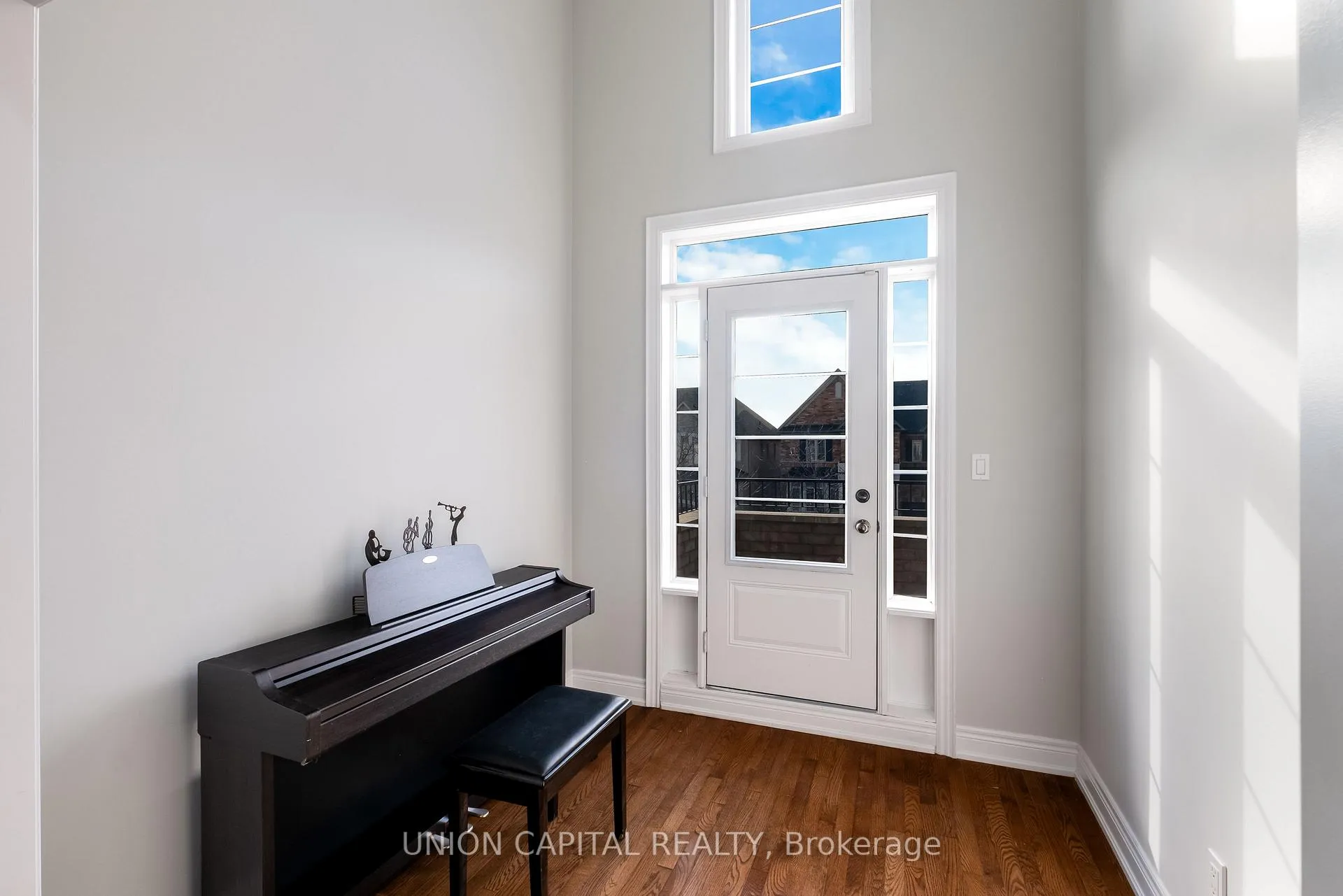 Photo 28 of 67 Royal West Drive, Brampton, Credit Valley — HOMEH