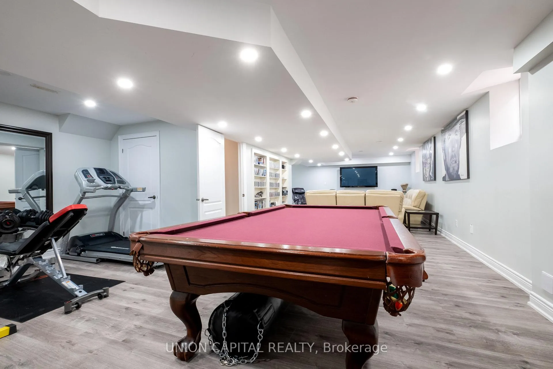 Photo 33 of 67 Royal West Drive, Brampton, Credit Valley — HOMEH