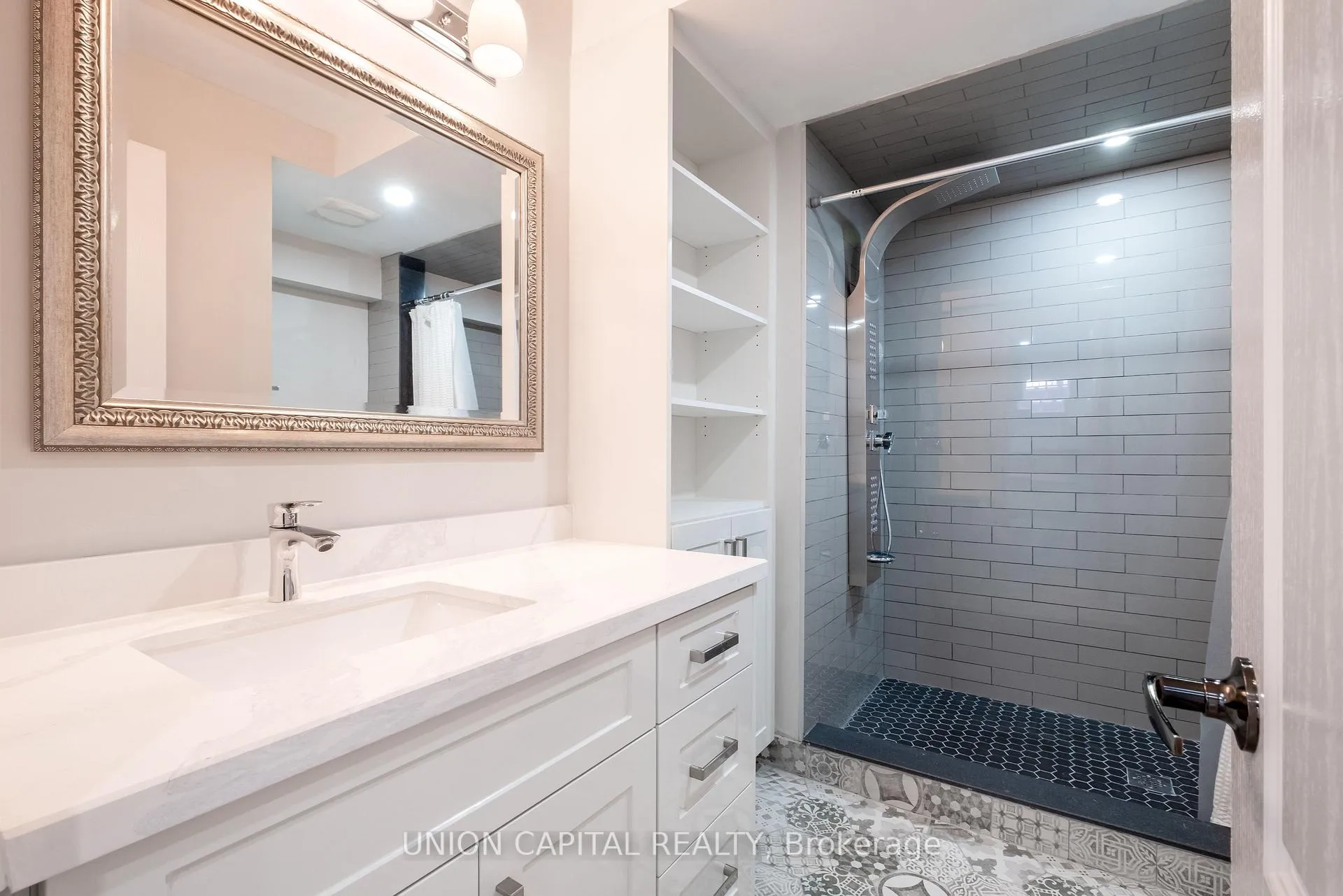 Photo 36 of 67 Royal West Drive, Brampton, Credit Valley — HOMEH