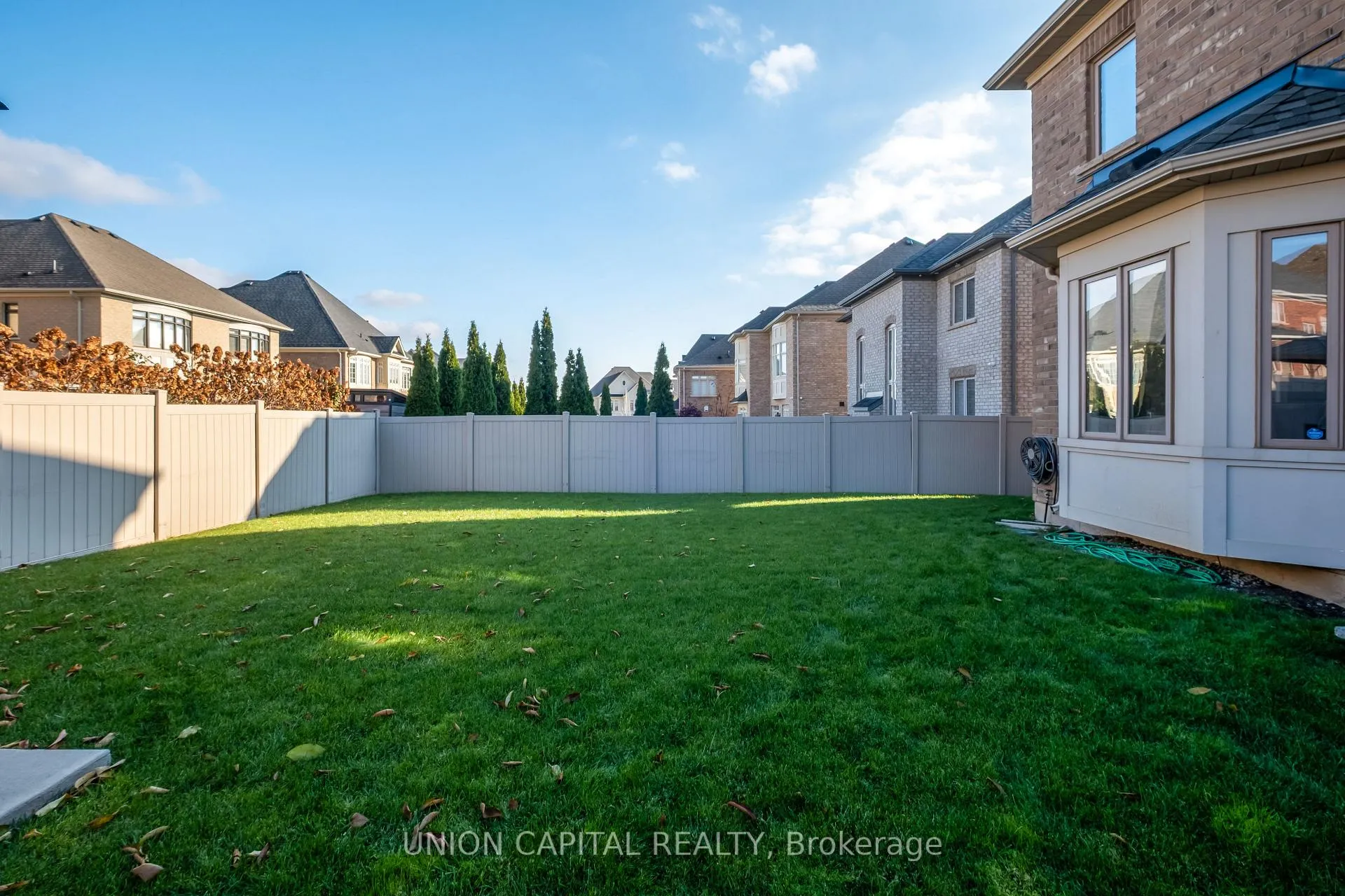 Photo 38 of 67 Royal West Drive, Brampton, Credit Valley — HOMEH