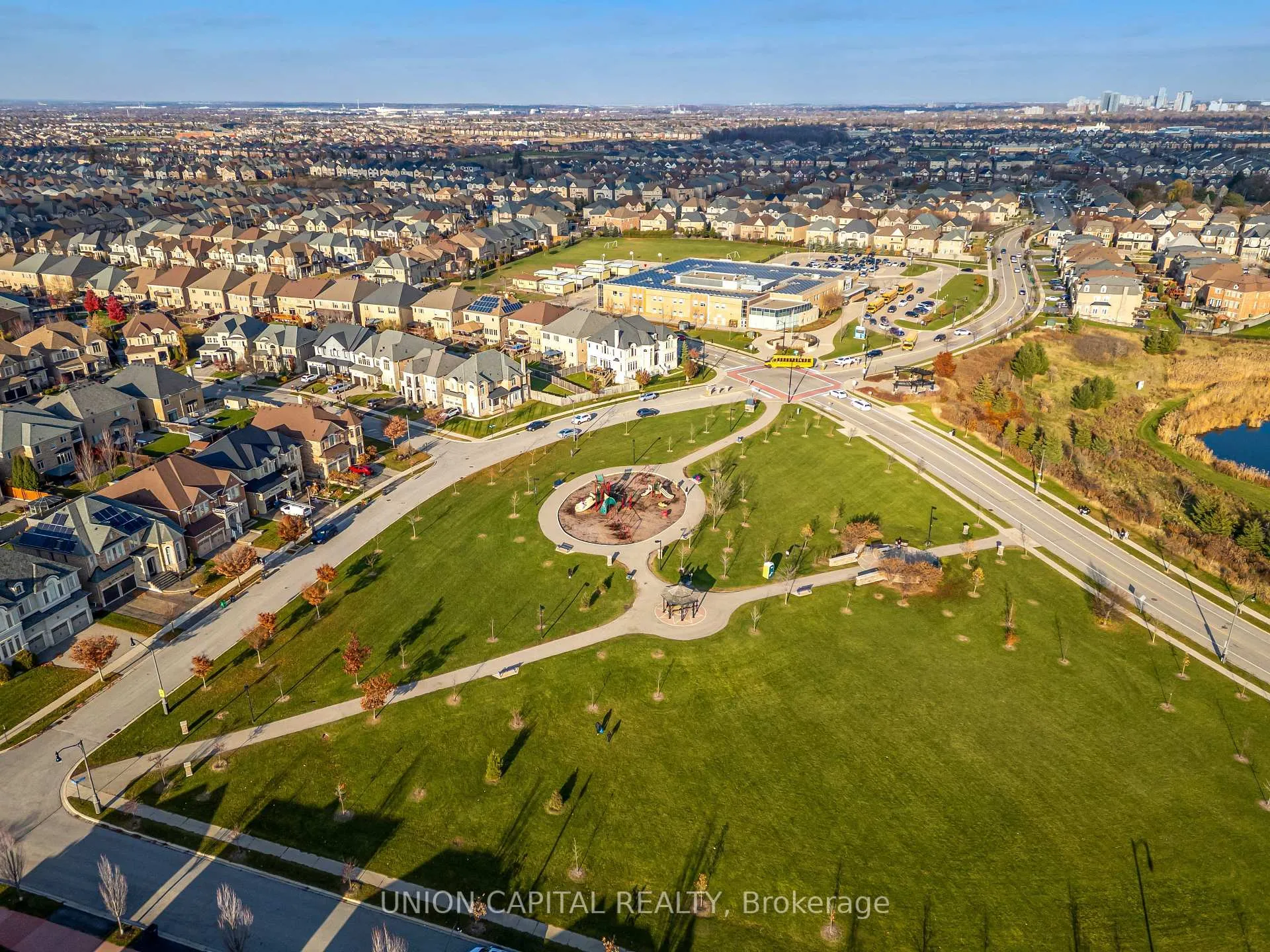 Photo 43 of 67 Royal West Drive, Brampton, Credit Valley — HOMEH