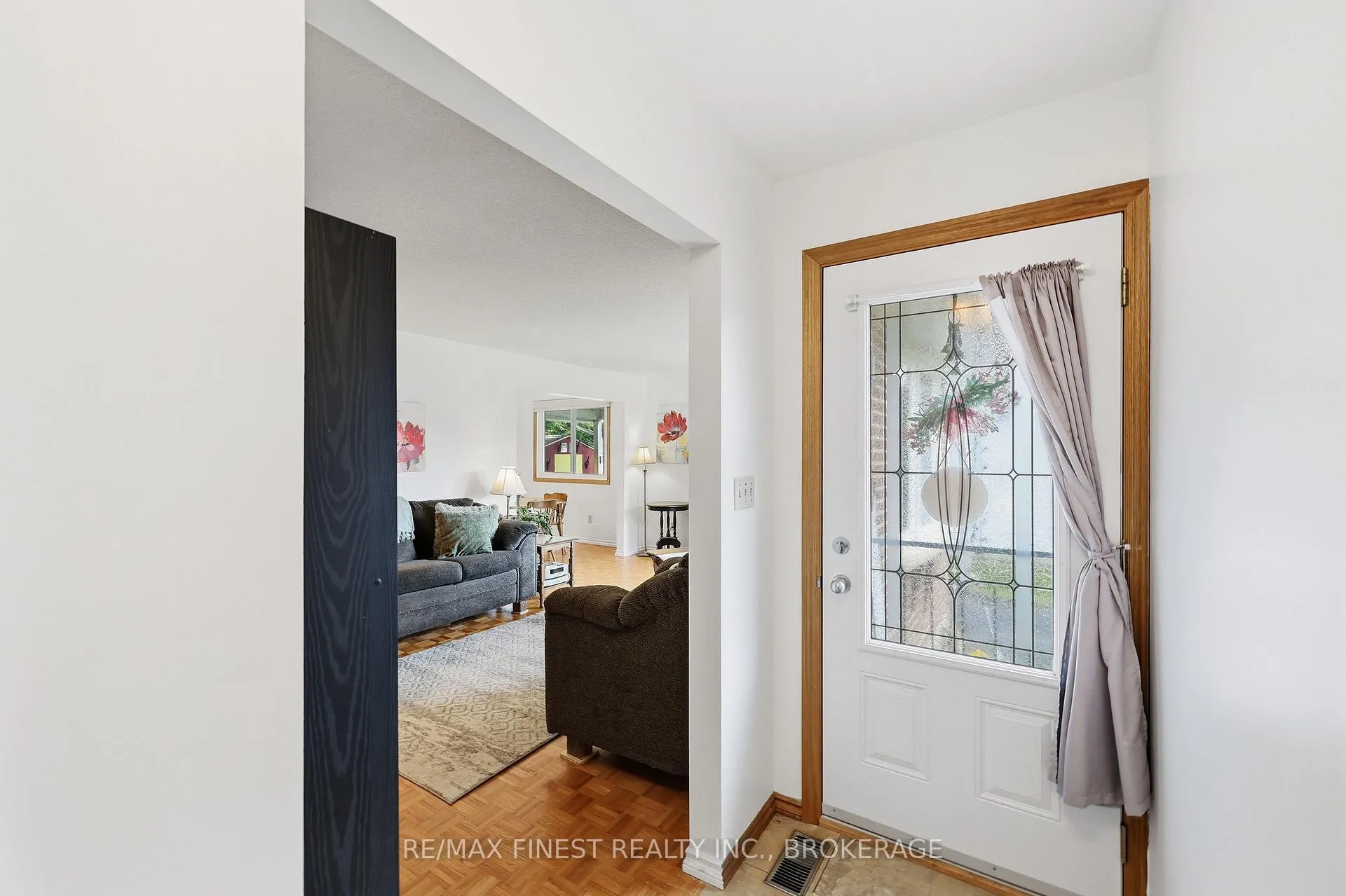 Photo 4 of 441 Hathway Terrace, Kingston, City Southwest — HOMEH