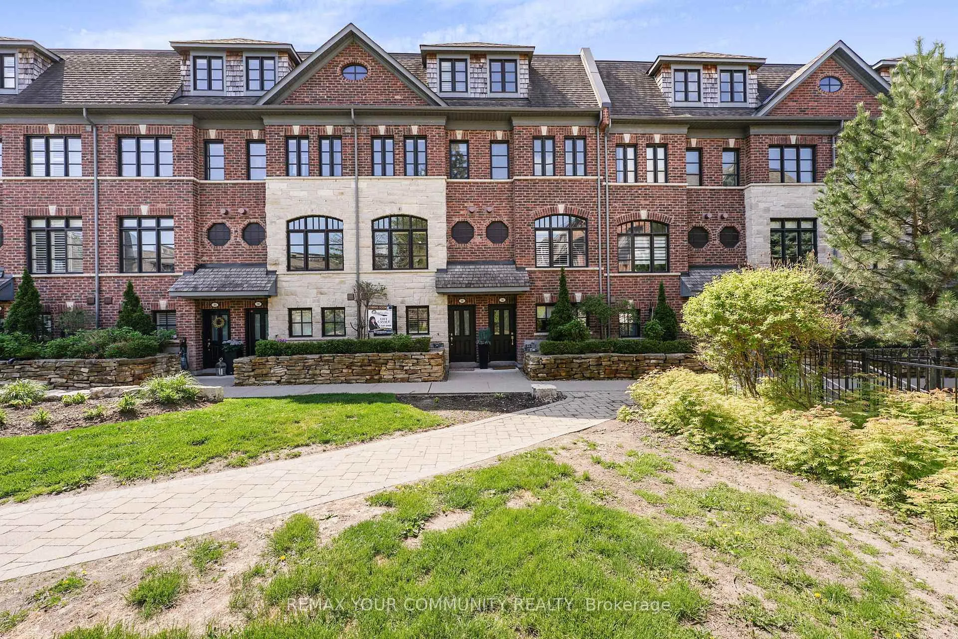 Photo 1 of 16 Agar Lane, Vaughan, West Woodbridge — HOMEH