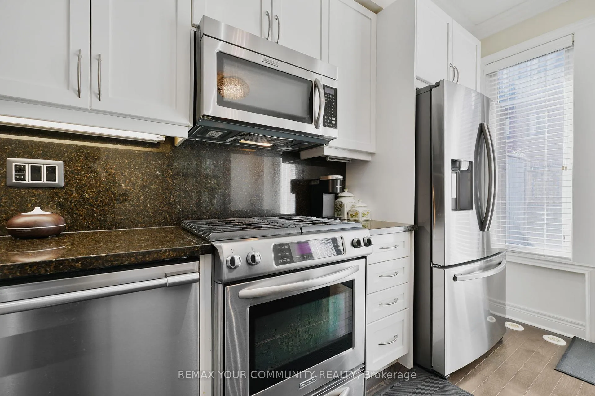 Photo 20 of 16 Agar Lane, Vaughan, West Woodbridge — HOMEH