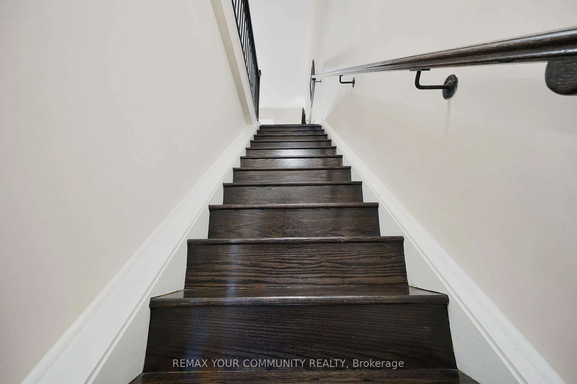 Photo 24 of 16 Agar Lane, Vaughan, West Woodbridge — HOMEH