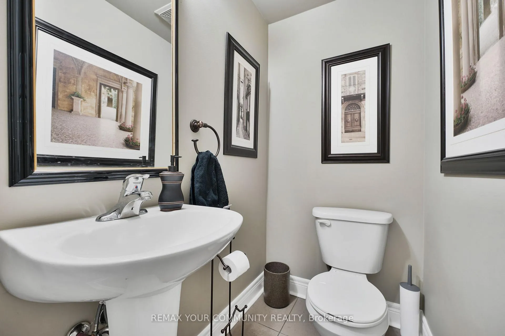 Photo 32 of 16 Agar Lane, Vaughan, West Woodbridge — HOMEH