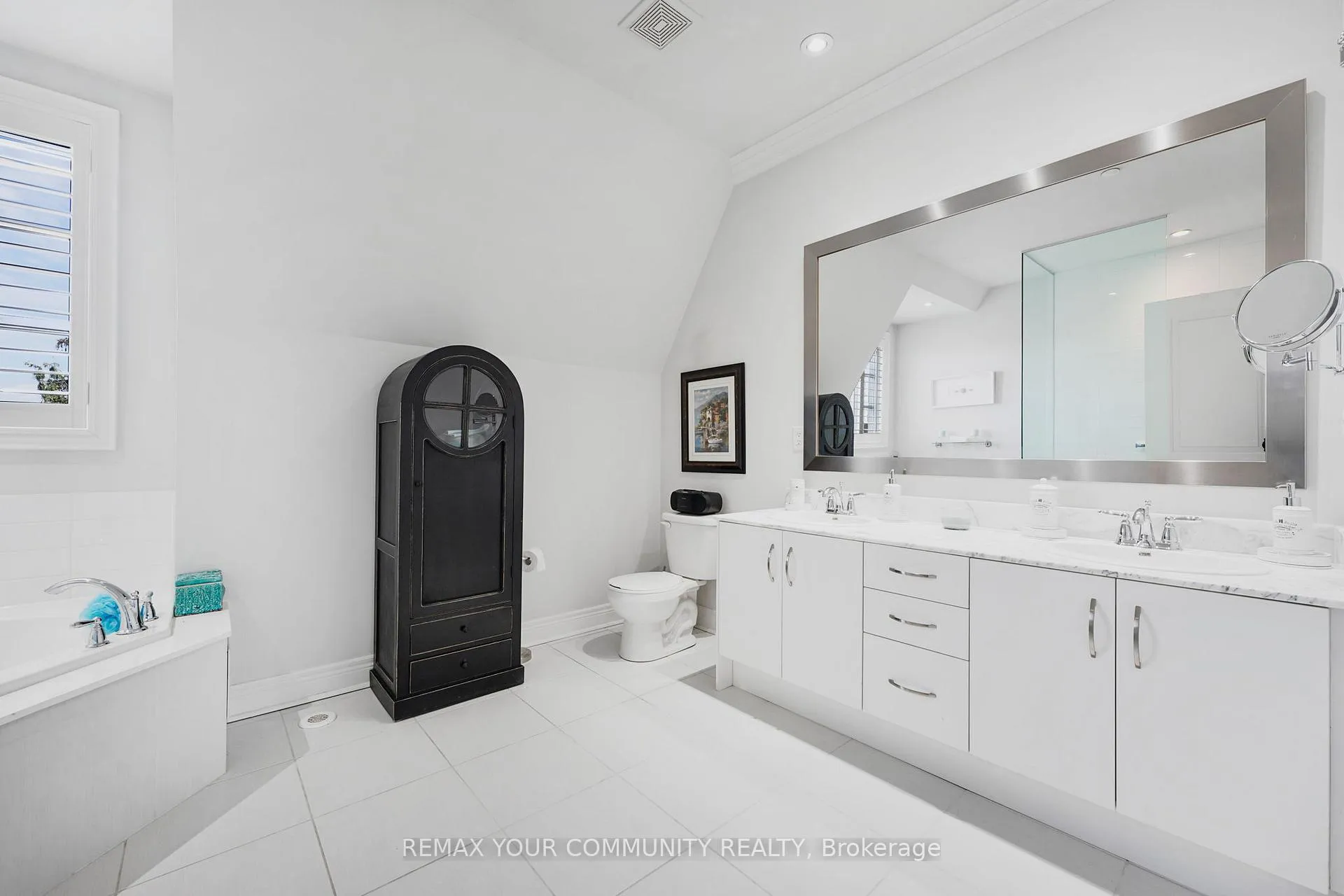 Photo 33 of 16 Agar Lane, Vaughan, West Woodbridge — HOMEH