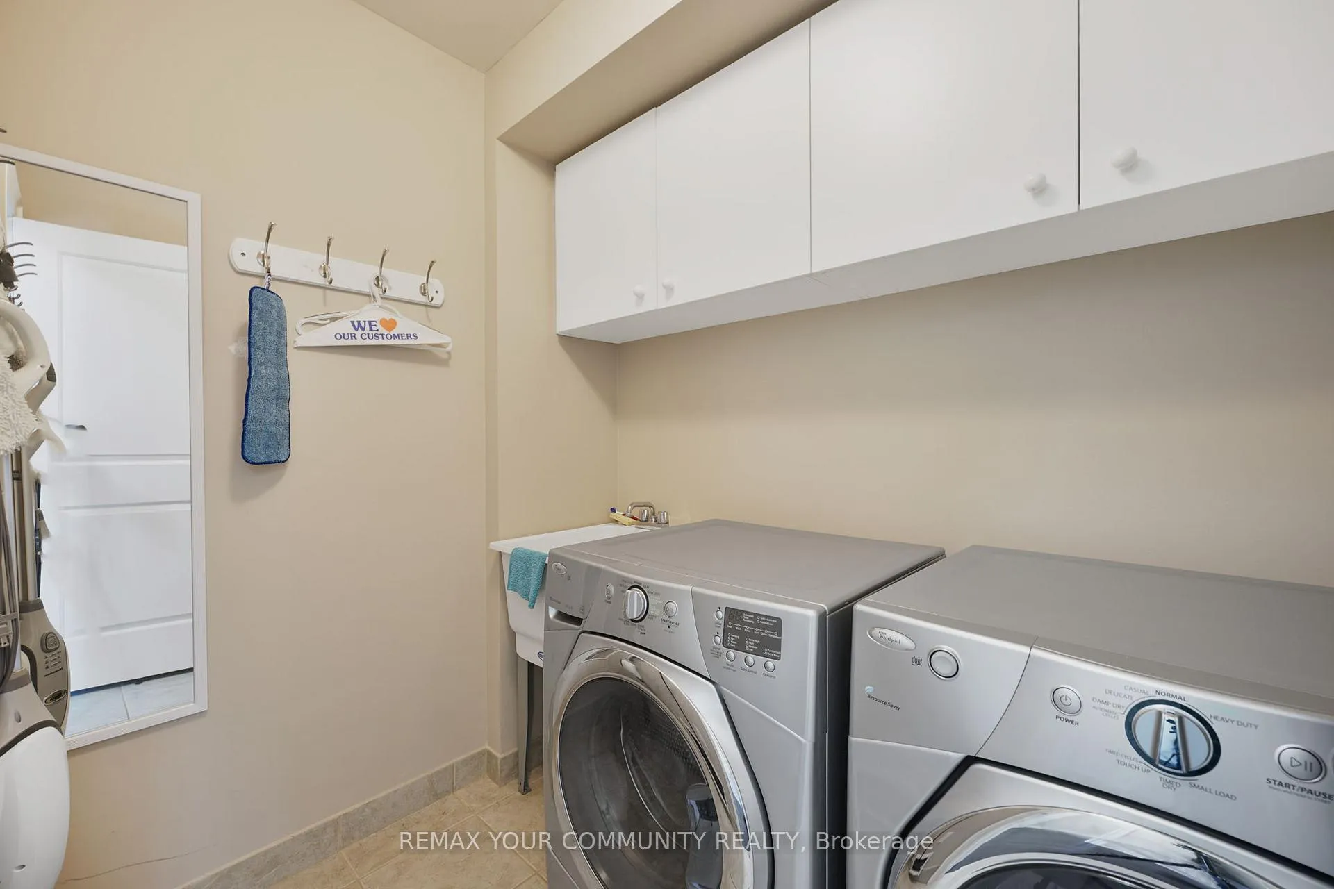 Photo 35 of 16 Agar Lane, Vaughan, West Woodbridge — HOMEH