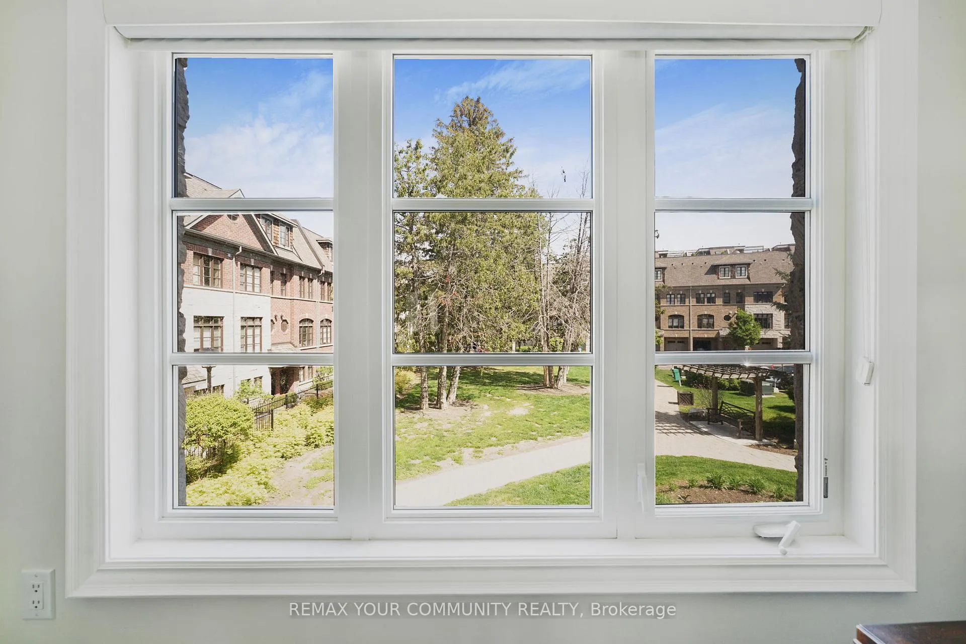 Photo 37 of 16 Agar Lane, Vaughan, West Woodbridge — HOMEH