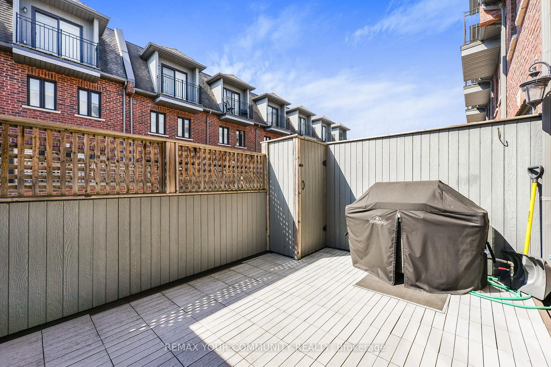 Photo 38 of 16 Agar Lane, Vaughan, West Woodbridge — HOMEH