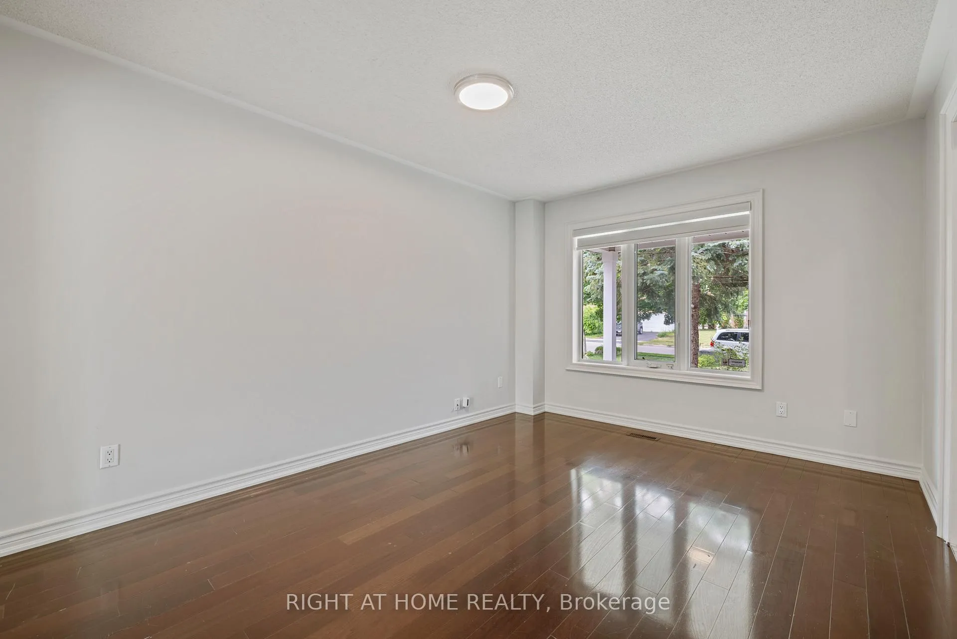 Photo 4 of 25 Vivians Crescent, Brampton, Fletcher's West — HOMEH