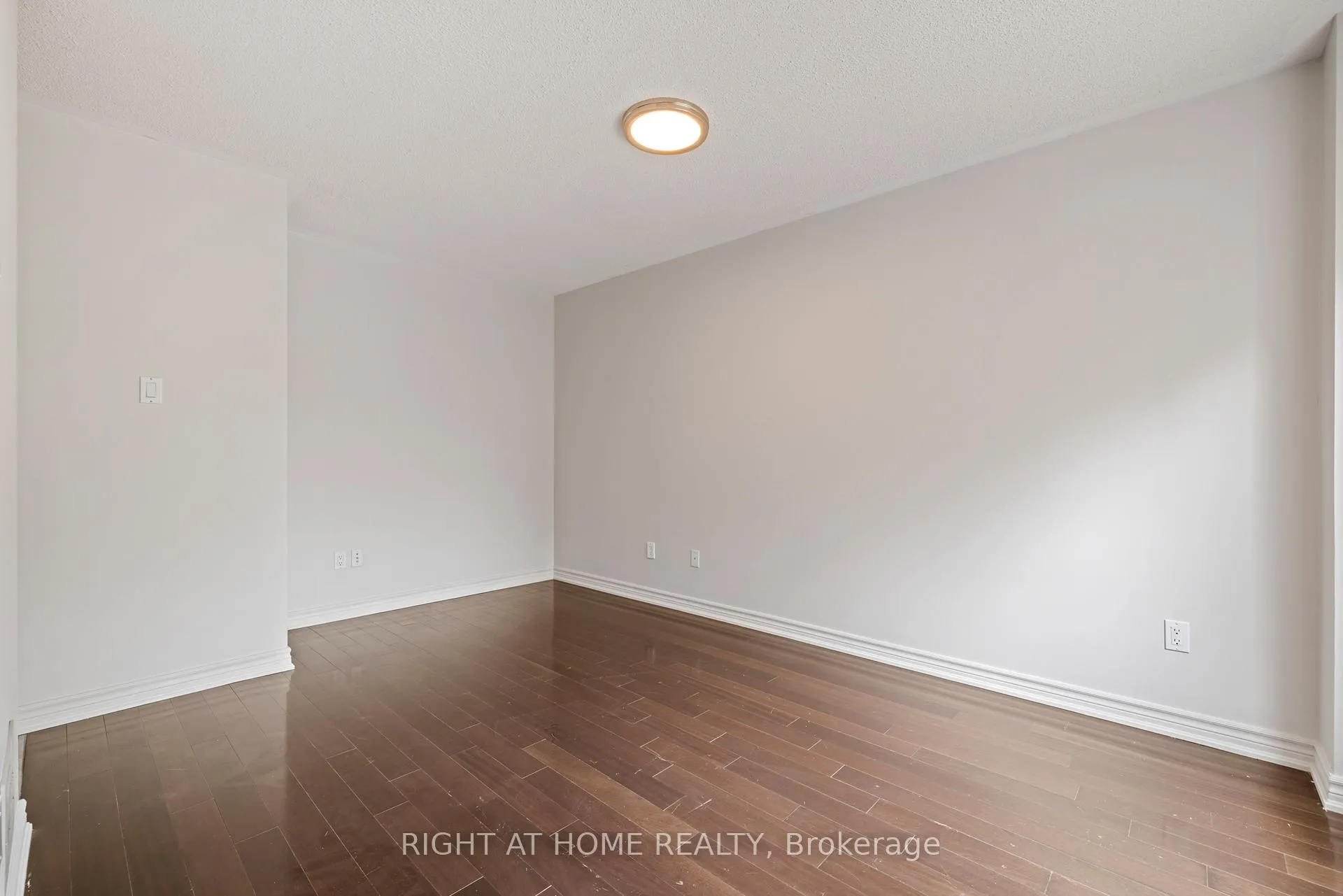 Photo 14 of 25 Vivians Crescent, Brampton, Fletcher's West — HOMEH