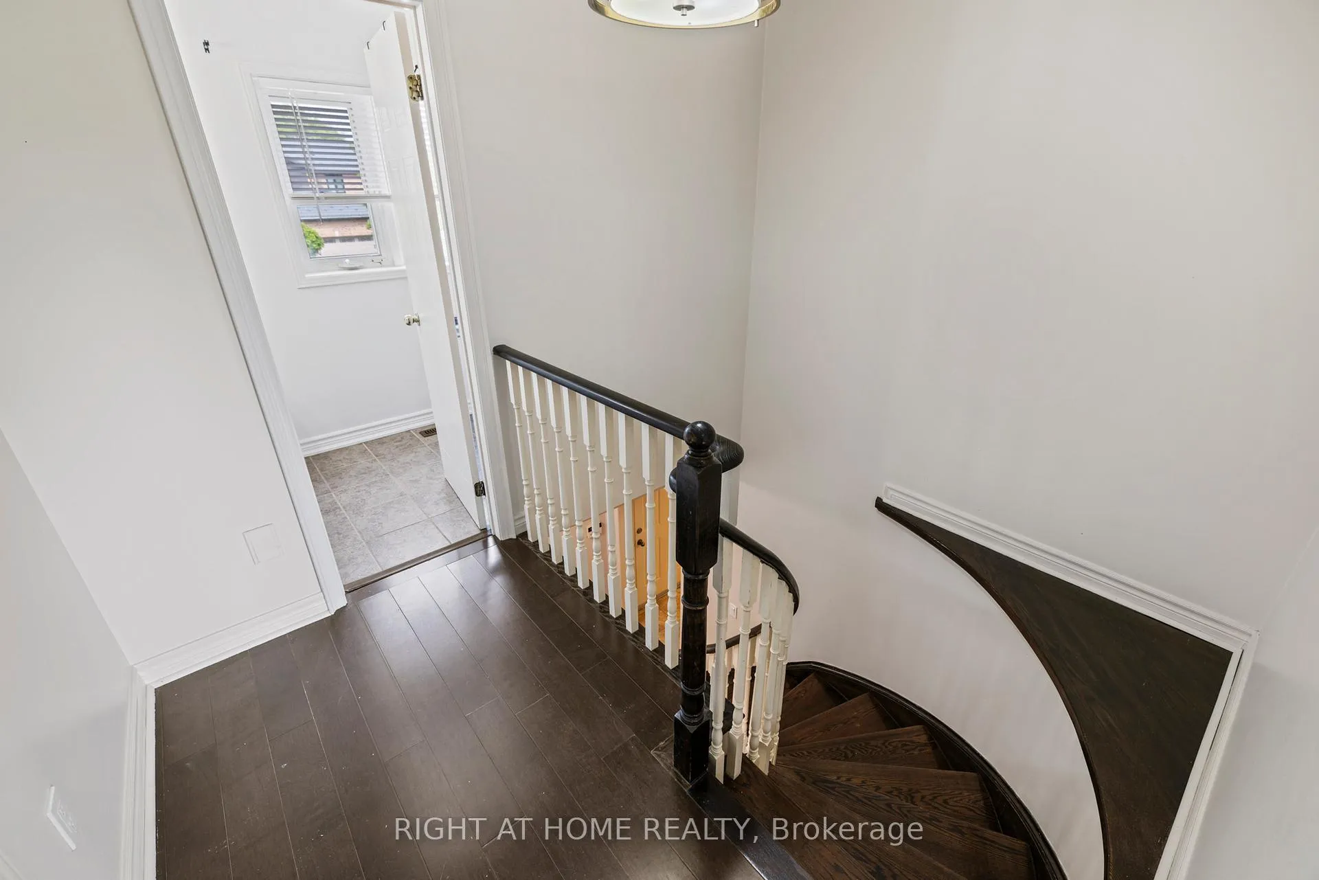 Photo 17 of 25 Vivians Crescent, Brampton, Fletcher's West — HOMEH