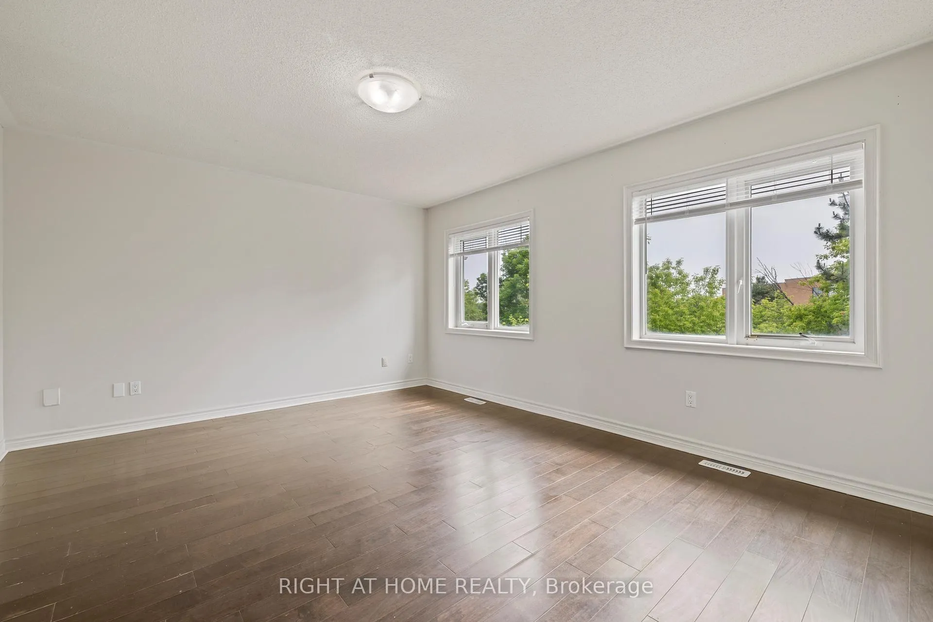 Photo 18 of 25 Vivians Crescent, Brampton, Fletcher's West — HOMEH