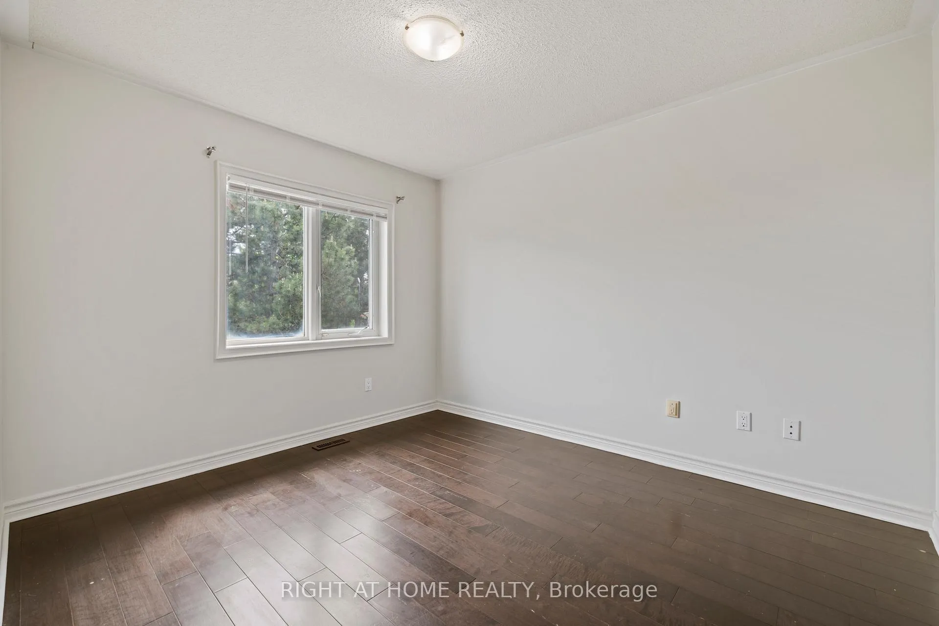 Photo 24 of 25 Vivians Crescent, Brampton, Fletcher's West — HOMEH
