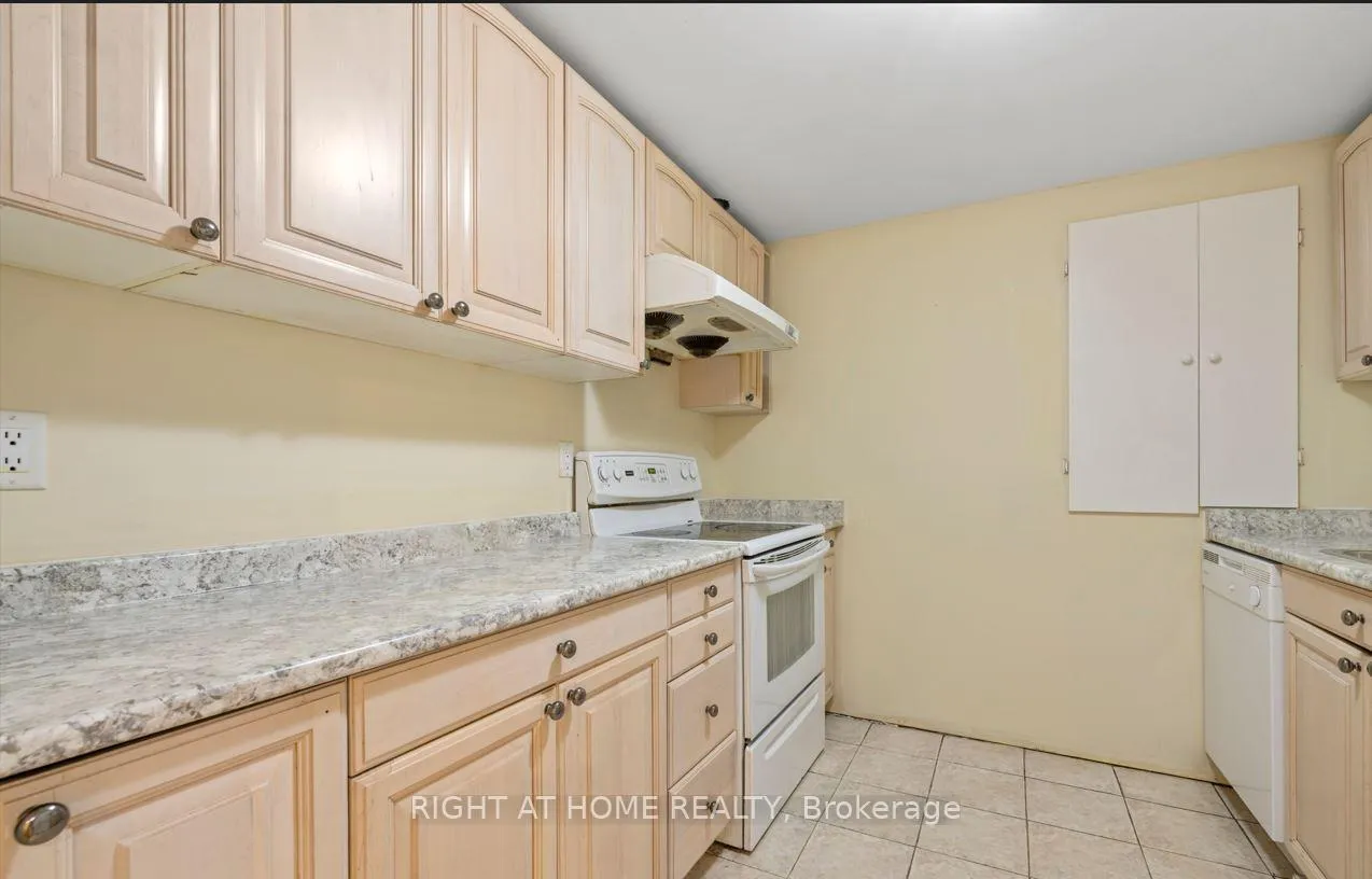 Photo 33 of 25 Vivians Crescent, Brampton, Fletcher's West — HOMEH