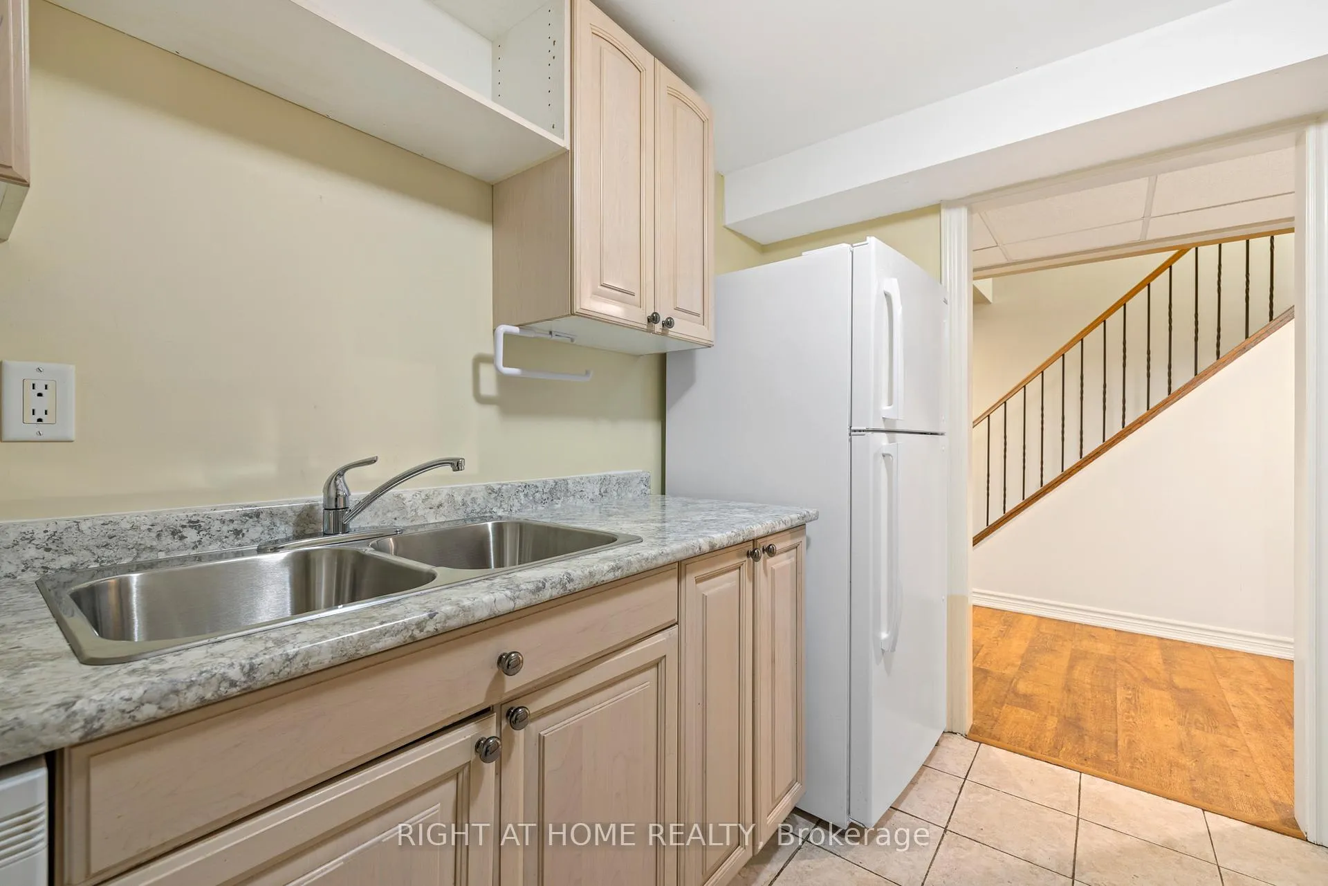 Photo 34 of 25 Vivians Crescent, Brampton, Fletcher's West — HOMEH