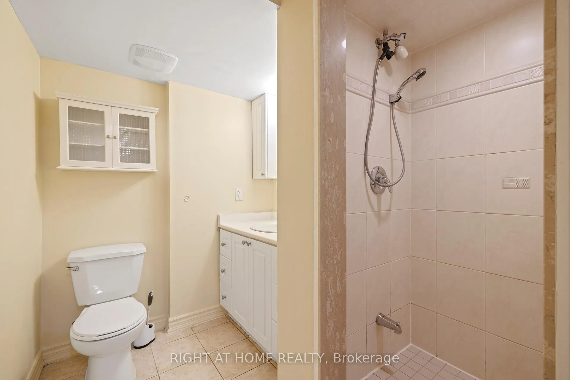 Photo 35 of 25 Vivians Crescent, Brampton, Fletcher's West — HOMEH
