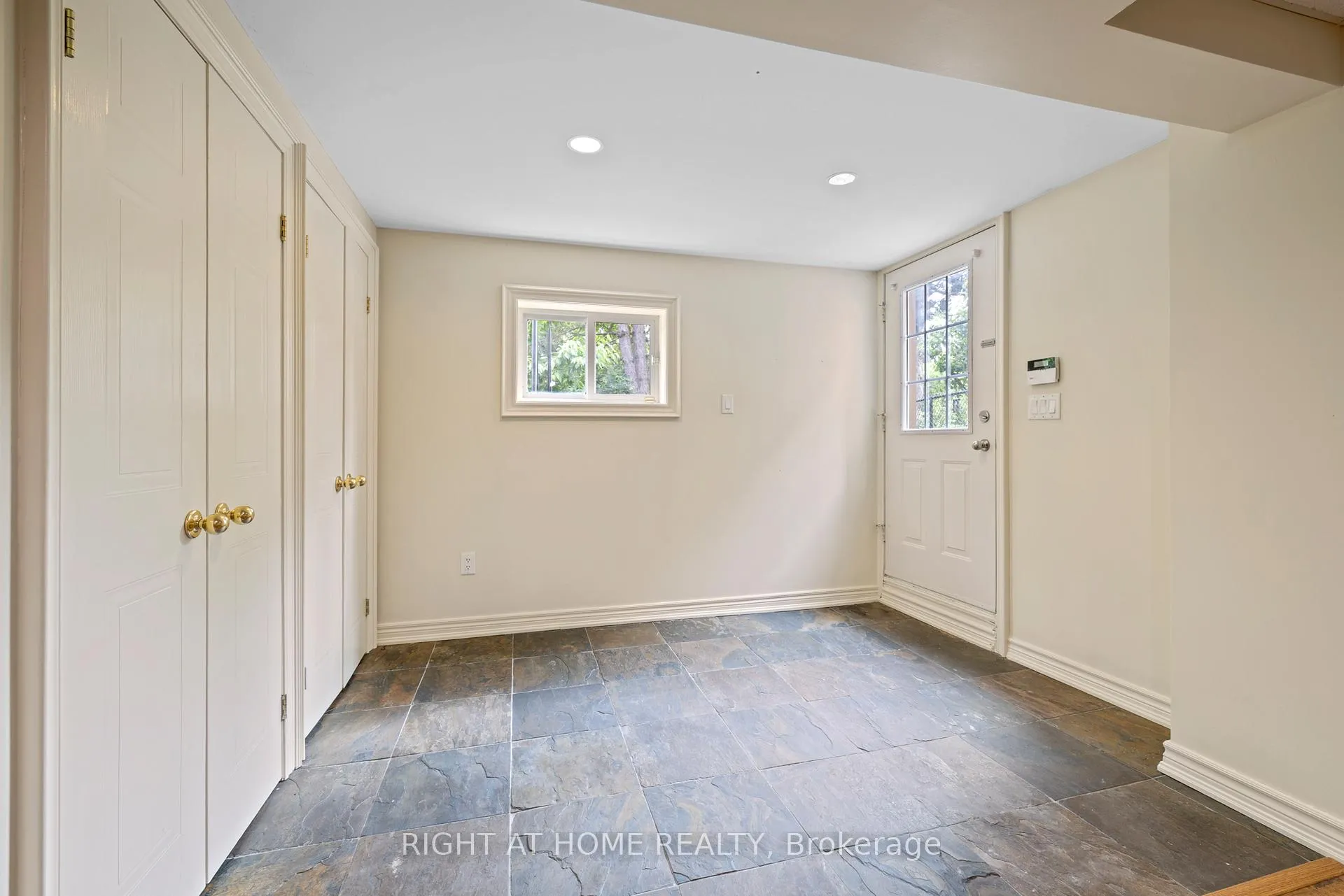 Photo 36 of 25 Vivians Crescent, Brampton, Fletcher's West — HOMEH