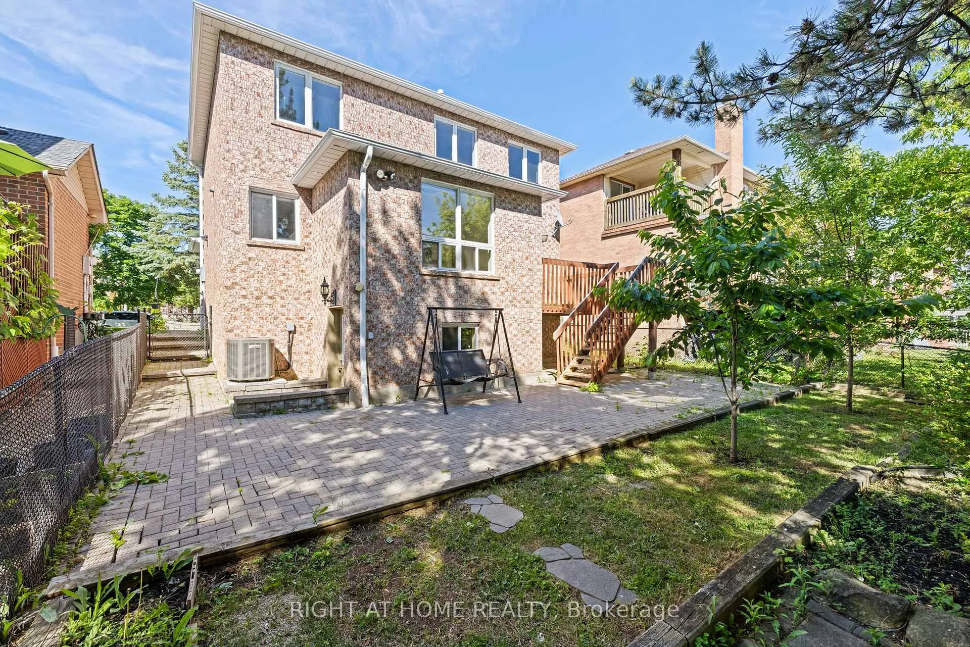 Photo 38 of 25 Vivians Crescent, Brampton, Fletcher's West — HOMEH
