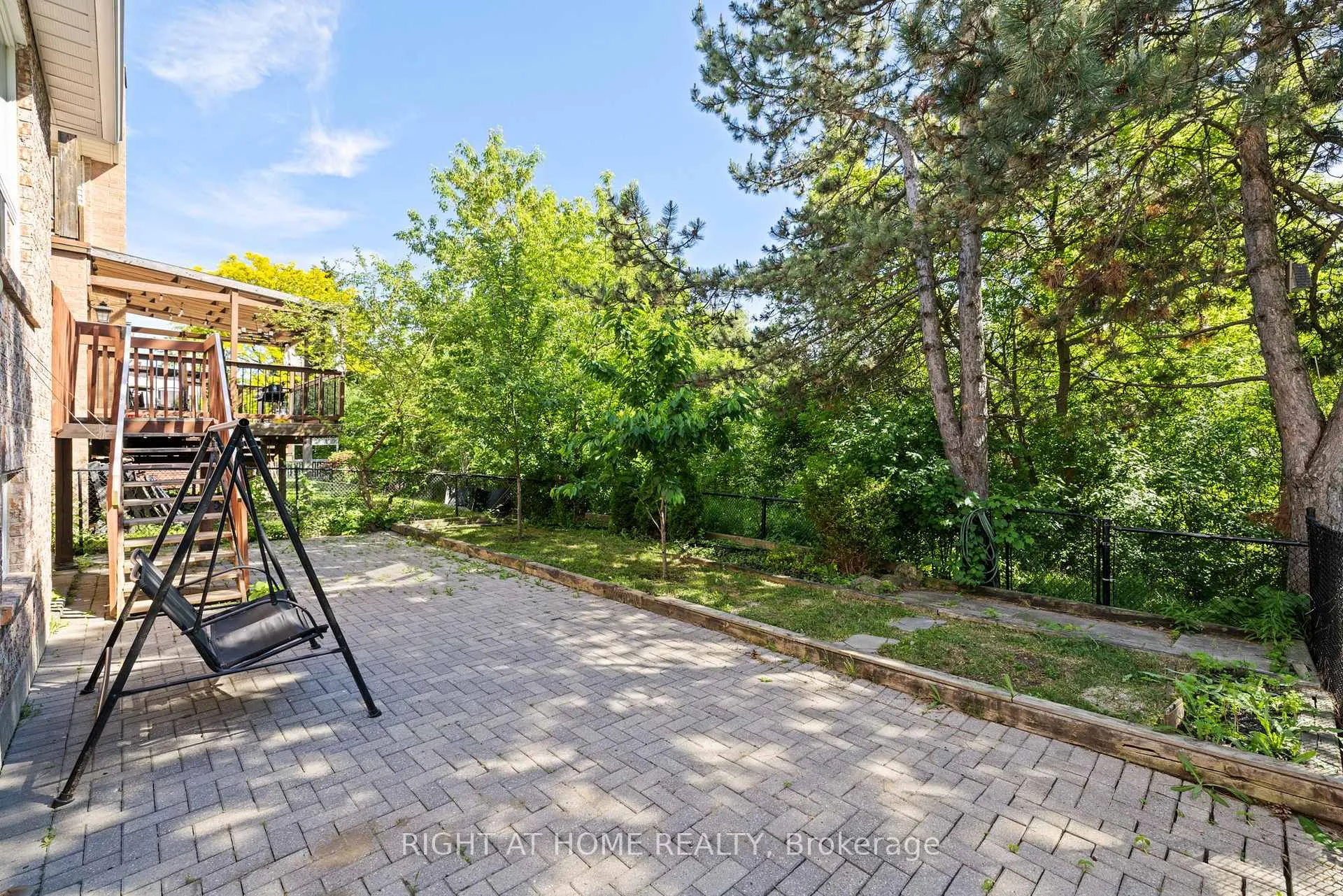 Photo 39 of 25 Vivians Crescent, Brampton, Fletcher's West — HOMEH
