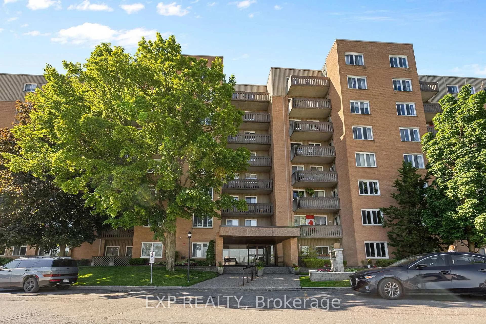 Photo 3 of Unit 215, 1599 Lassiter Terrace, Ottawa, Beaconwood — HOMEH