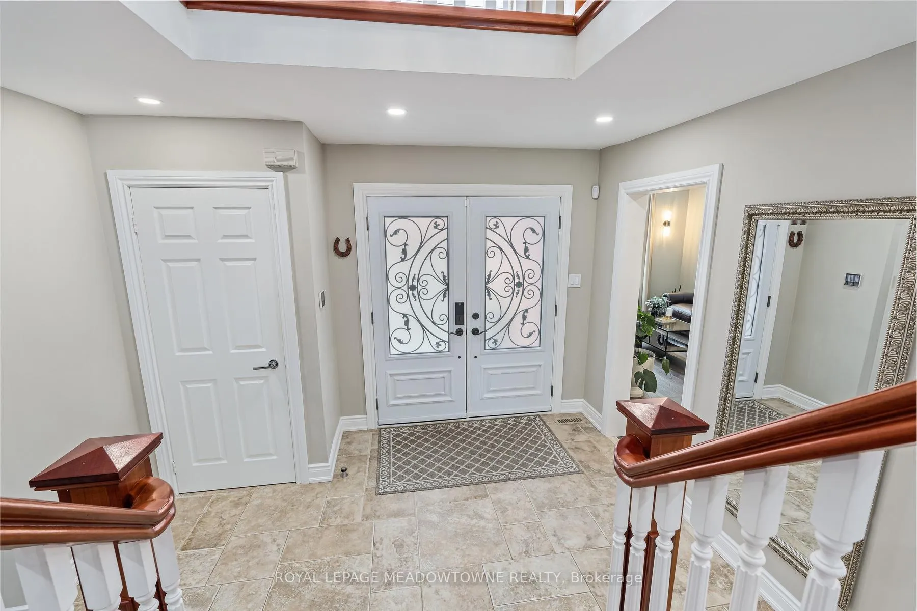 Photo 4 of 63 Craig Crescent, Halton Hills, Georgetown — HOMEH