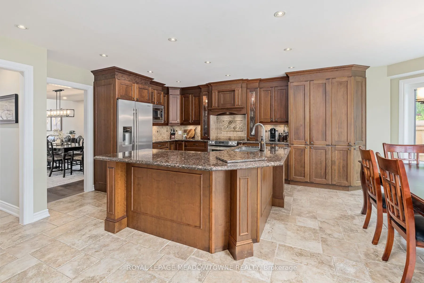 Photo 7 of 63 Craig Crescent, Halton Hills, Georgetown — HOMEH