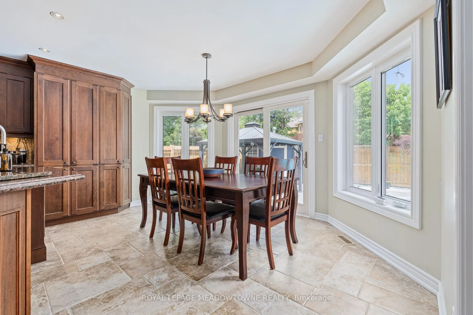 Photo 12 of 63 Craig Crescent, Halton Hills, Georgetown — HOMEH