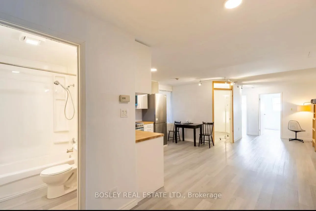 Photo 13 of 2963 Dundas Street W, Toronto, Junction Area — HOMEH