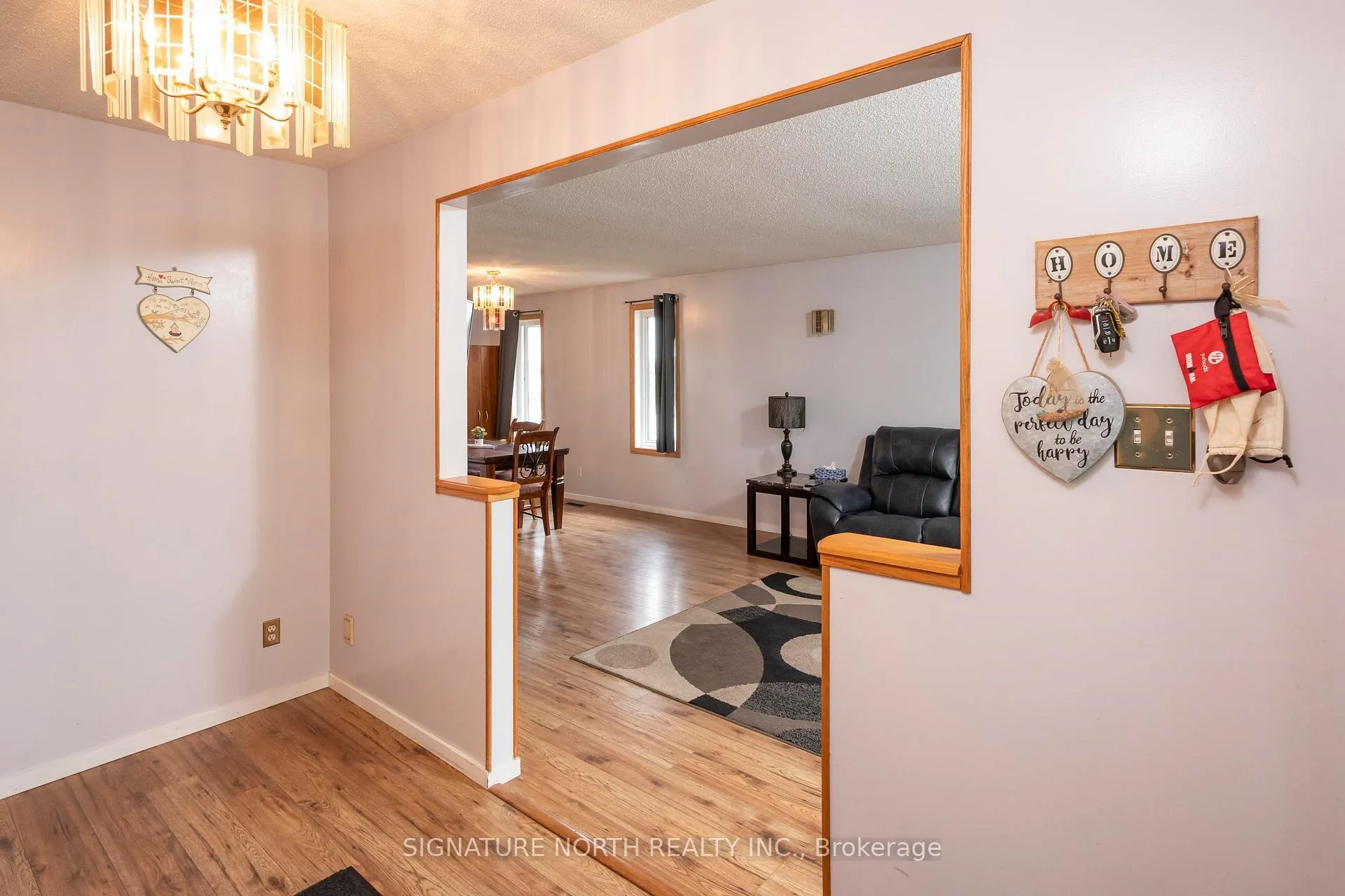 Photo 4 of 205 Linden Court, Thunder Bay, River Terrace — HOMEH