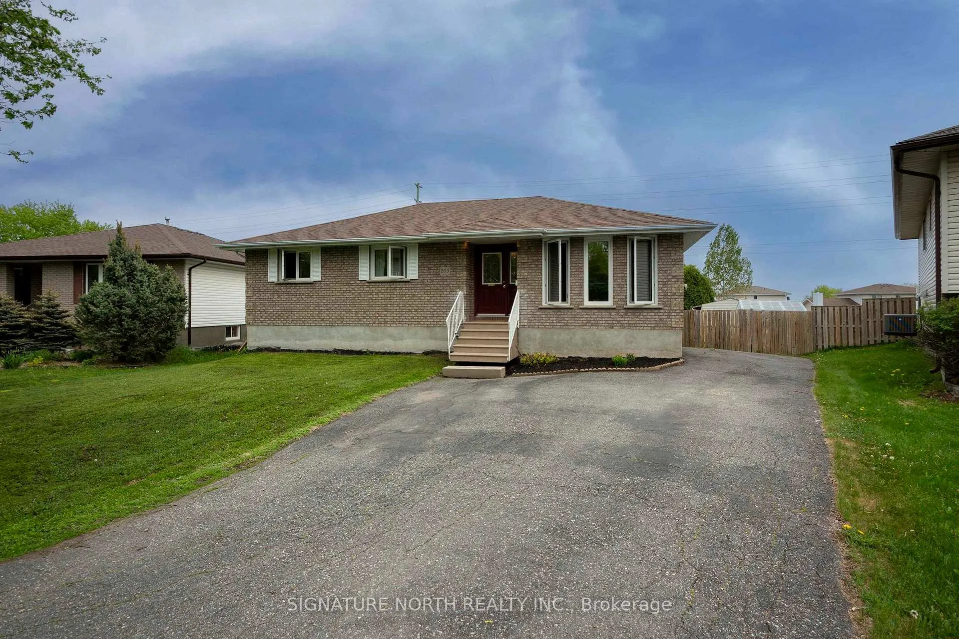 Photo 14 of 205 Linden Court, Thunder Bay, River Terrace — HOMEH
