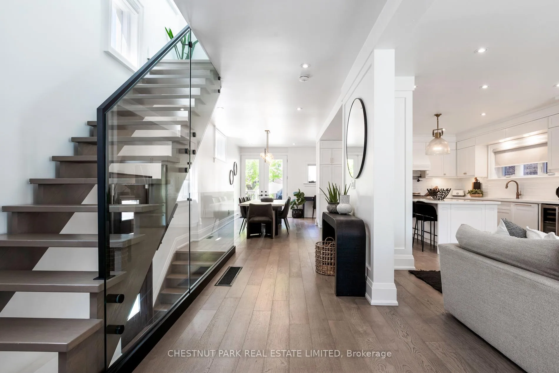 Photo 4 of 15 Edgewood Avenue, Toronto, Woodbine Corridor — HOMEH