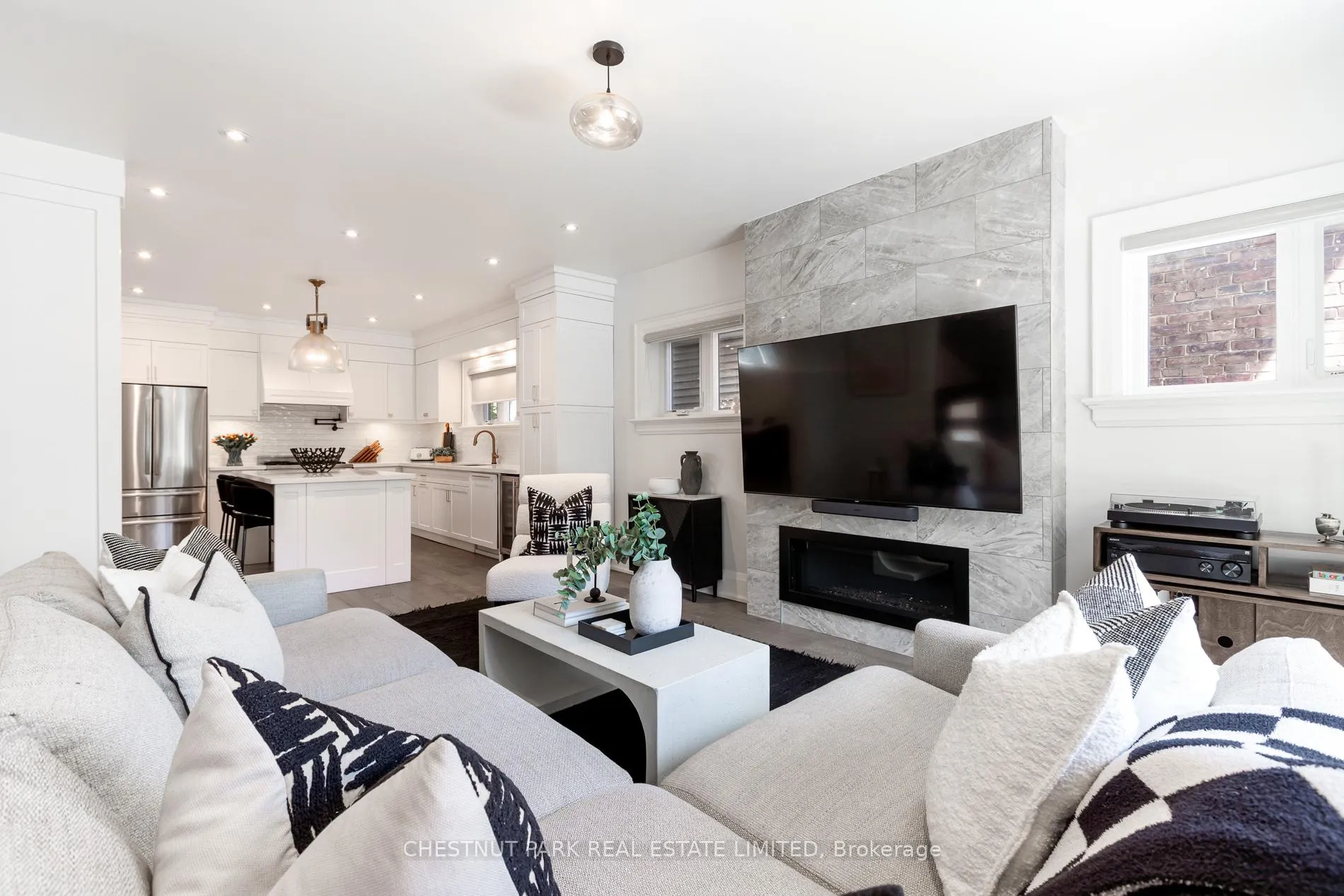 Photo 8 of 15 Edgewood Avenue, Toronto, Woodbine Corridor — HOMEH