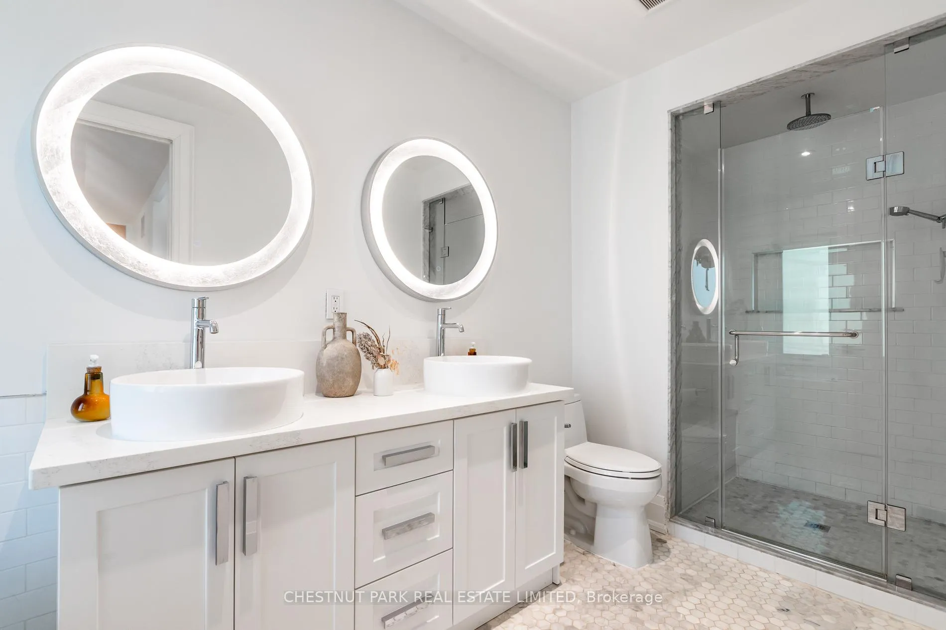 Photo 18 of 15 Edgewood Avenue, Toronto, Woodbine Corridor — HOMEH
