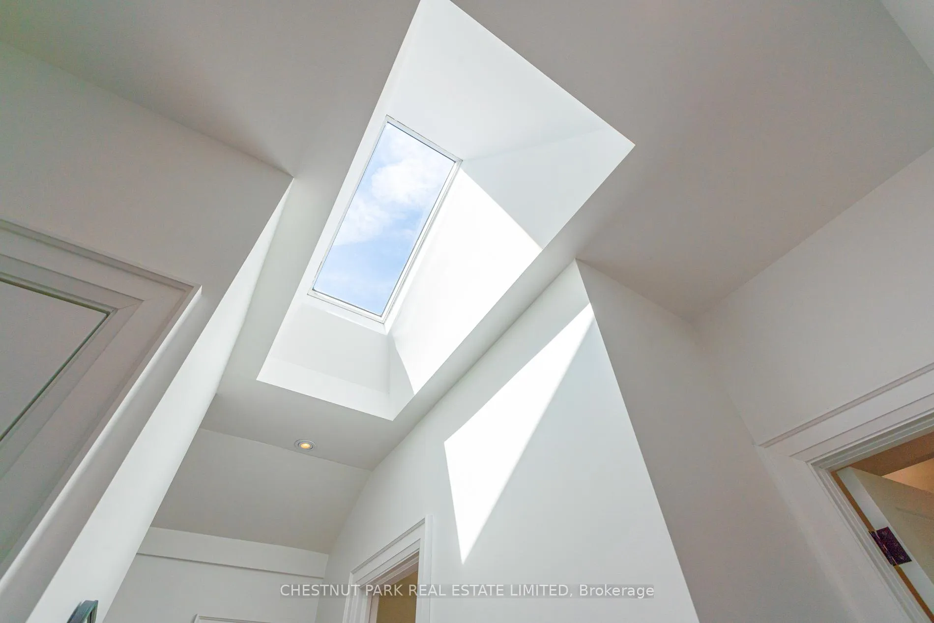 Photo 24 of 15 Edgewood Avenue, Toronto, Woodbine Corridor — HOMEH