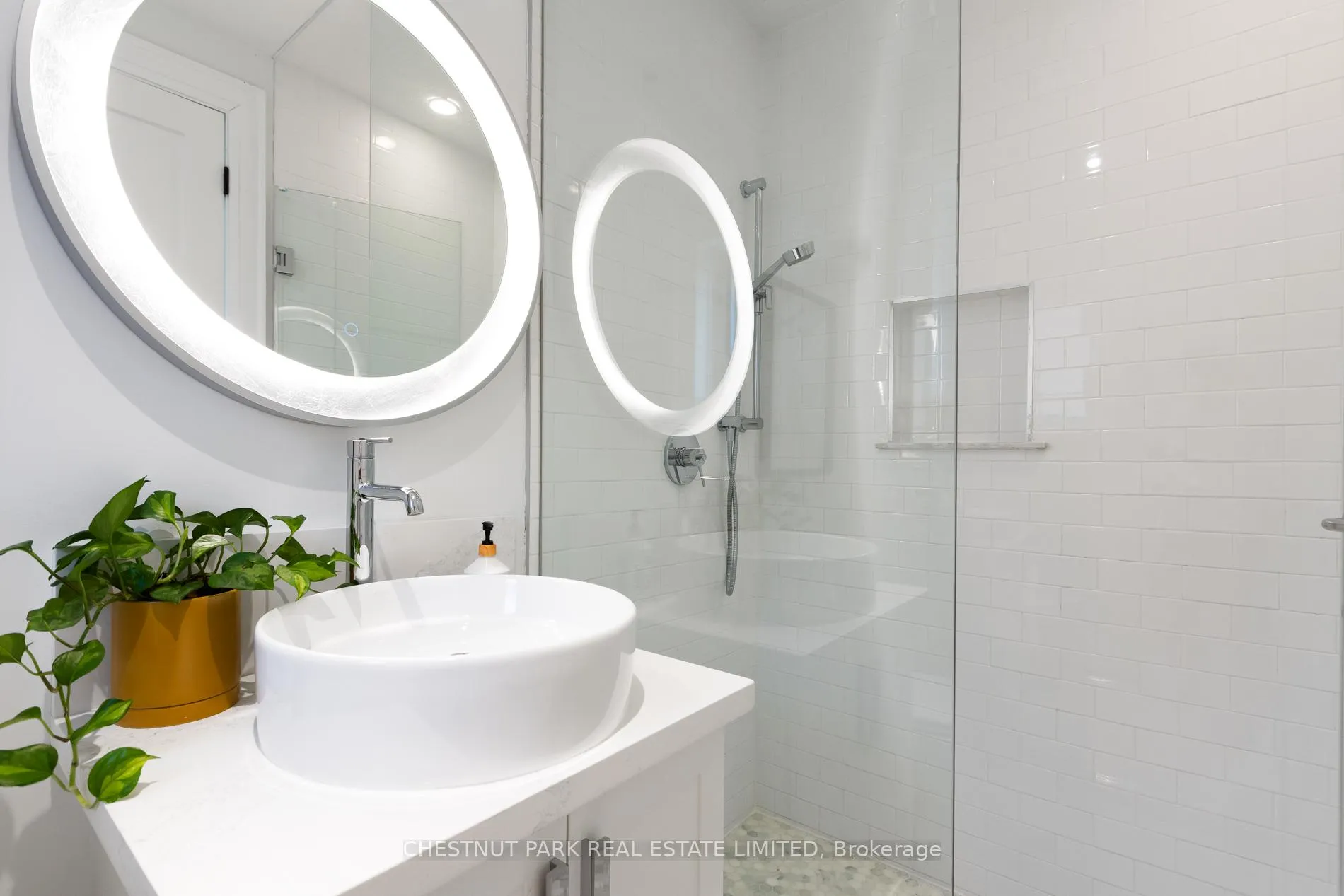 Photo 27 of 15 Edgewood Avenue, Toronto, Woodbine Corridor — HOMEH